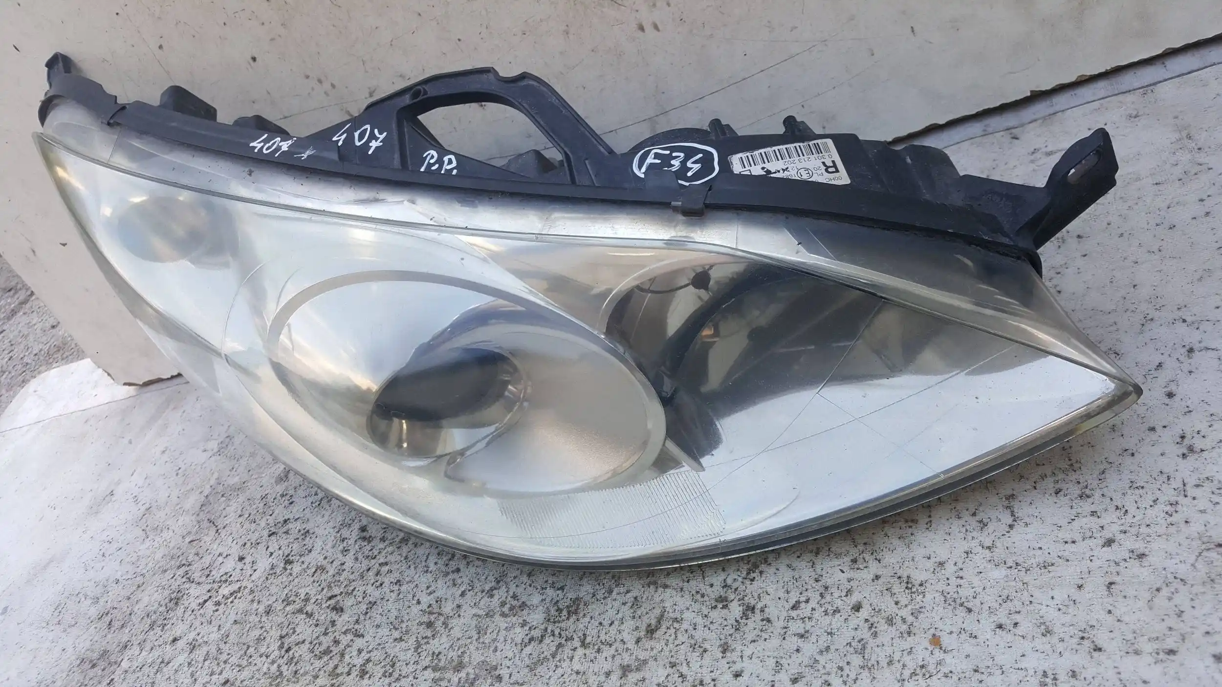 LAMPA PRAWY PRZÓD PRZEDNIA 0301213202 PEUGEOT 407 04-11
