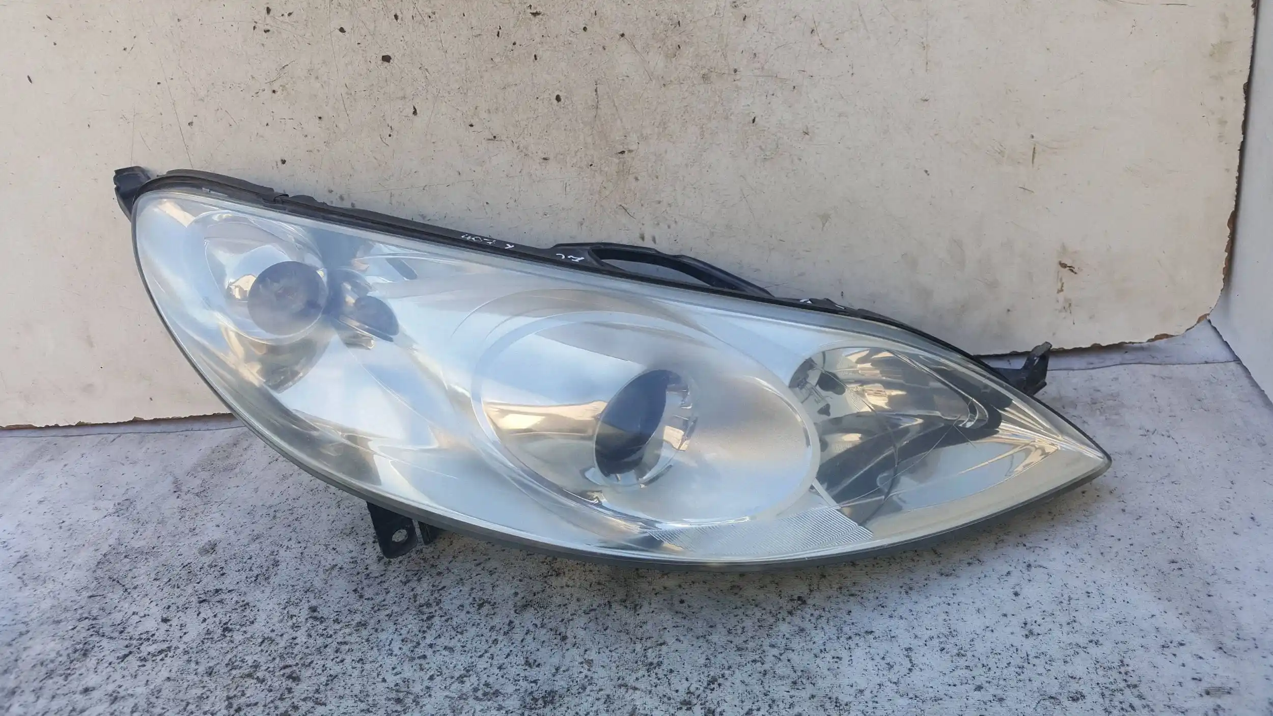 LAMPA PRAWY PRZÓD PRZEDNIA 0301213202 PEUGEOT 407 04-11