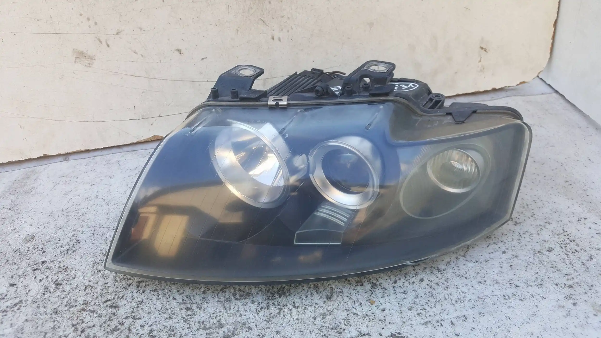 LAMPA LEWY PRZÓD PRZEDNIA AUDI A4 B6 CABRIO 00-