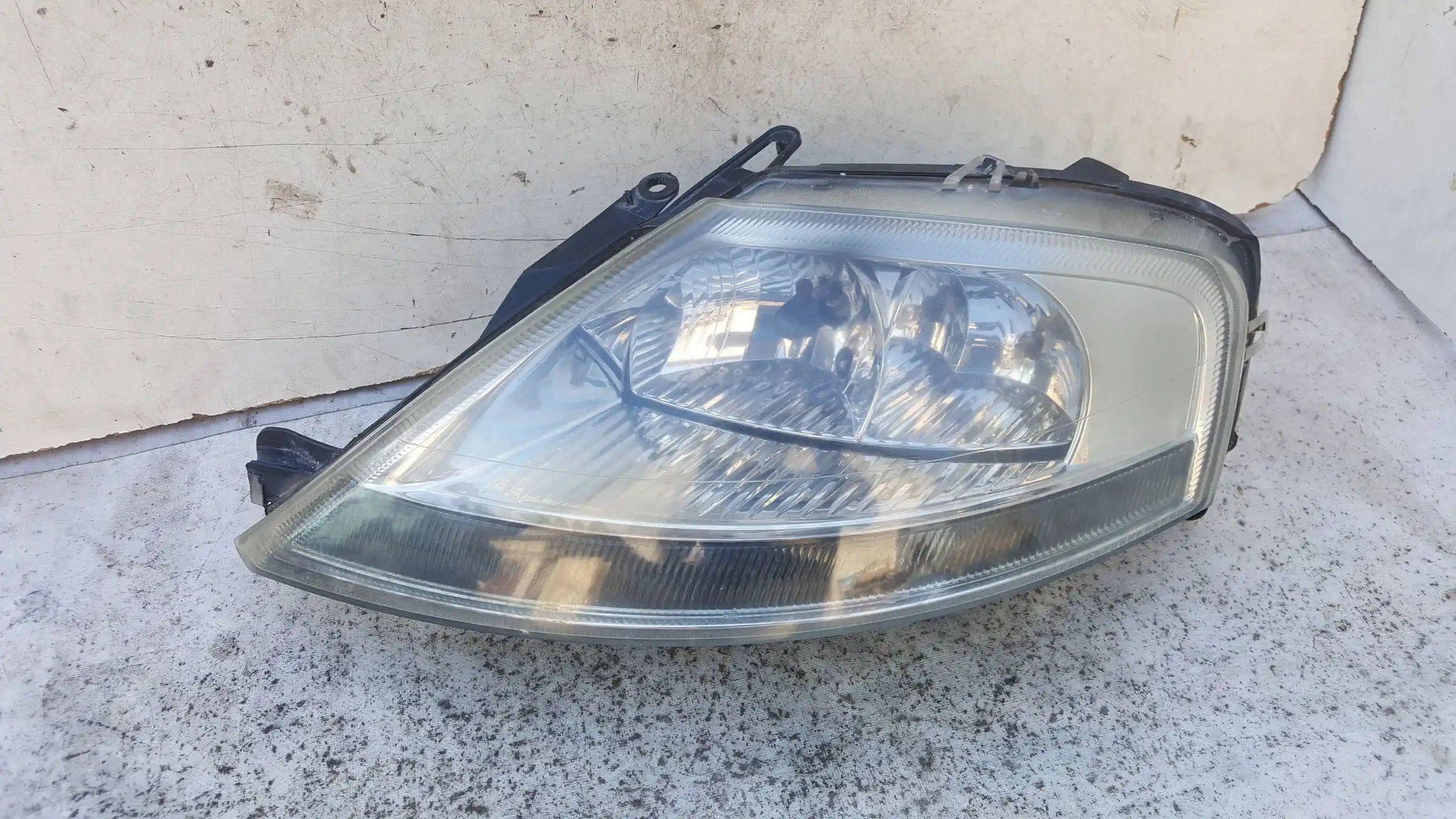 LAMPA LEWY PRZÓD PRZEDNIA CITROEN C3 I 02-09