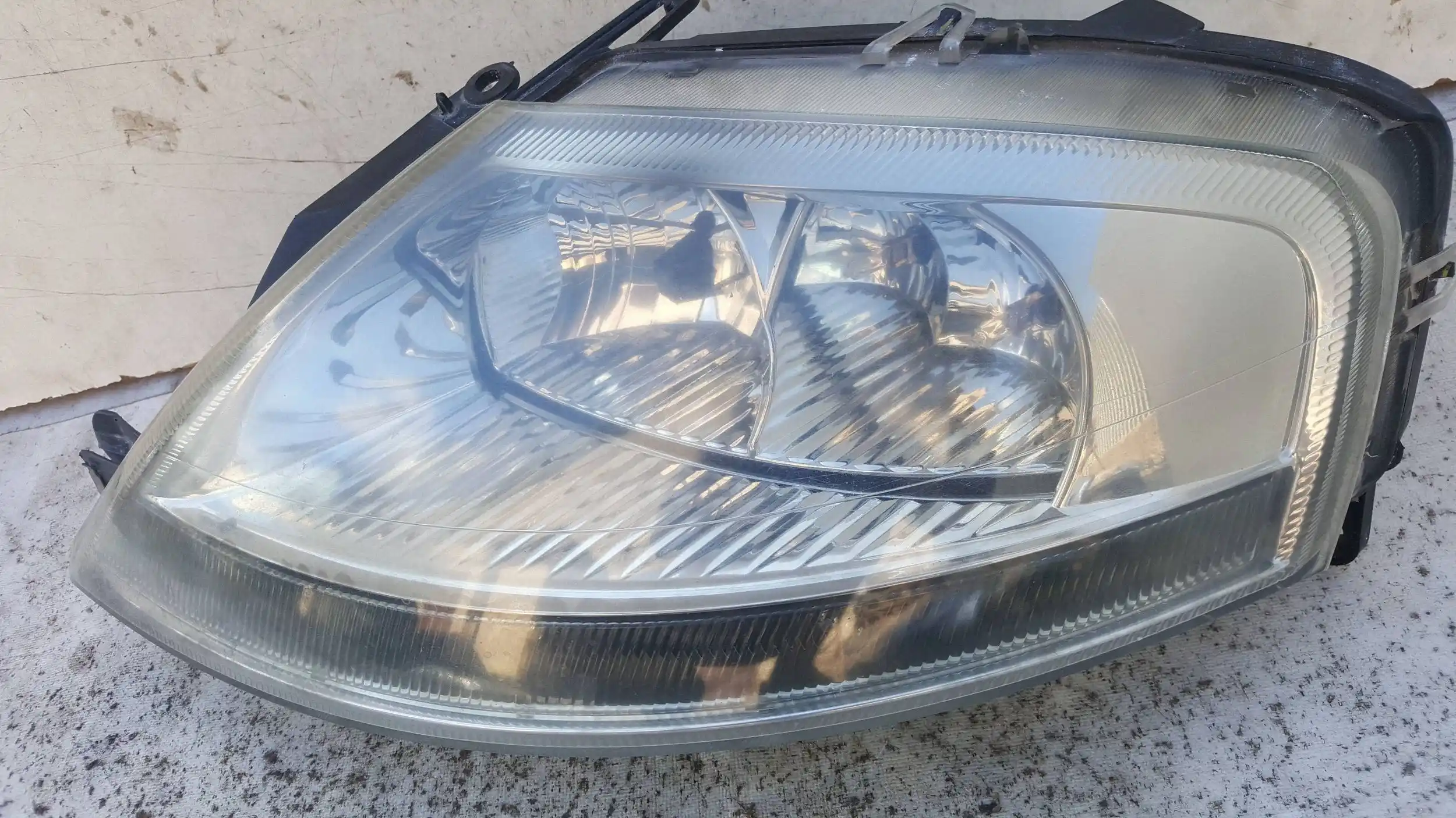 LAMPA LEWY PRZÓD PRZEDNIA CITROEN C3 I 02-09