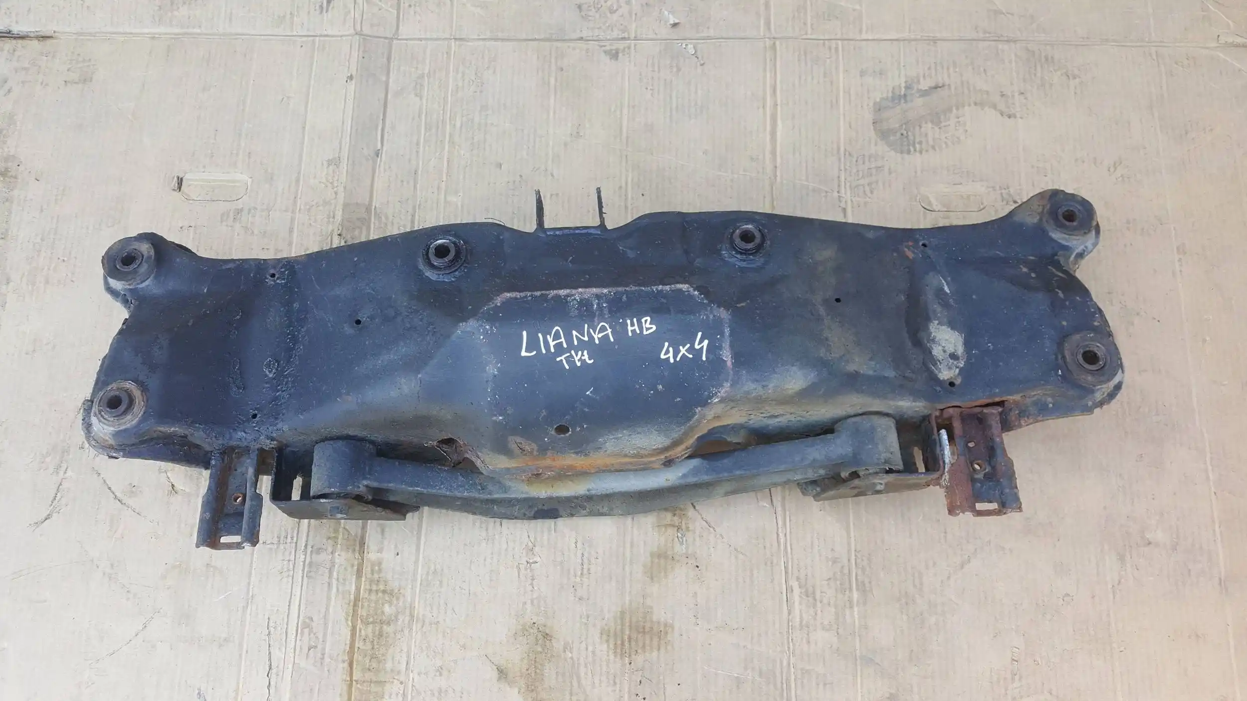 SANKI BELKA ZAWIESZENIA OŚ TYŁ TYLNA SUZUKI LIANA HB 4X4 AWD 1.6 16V