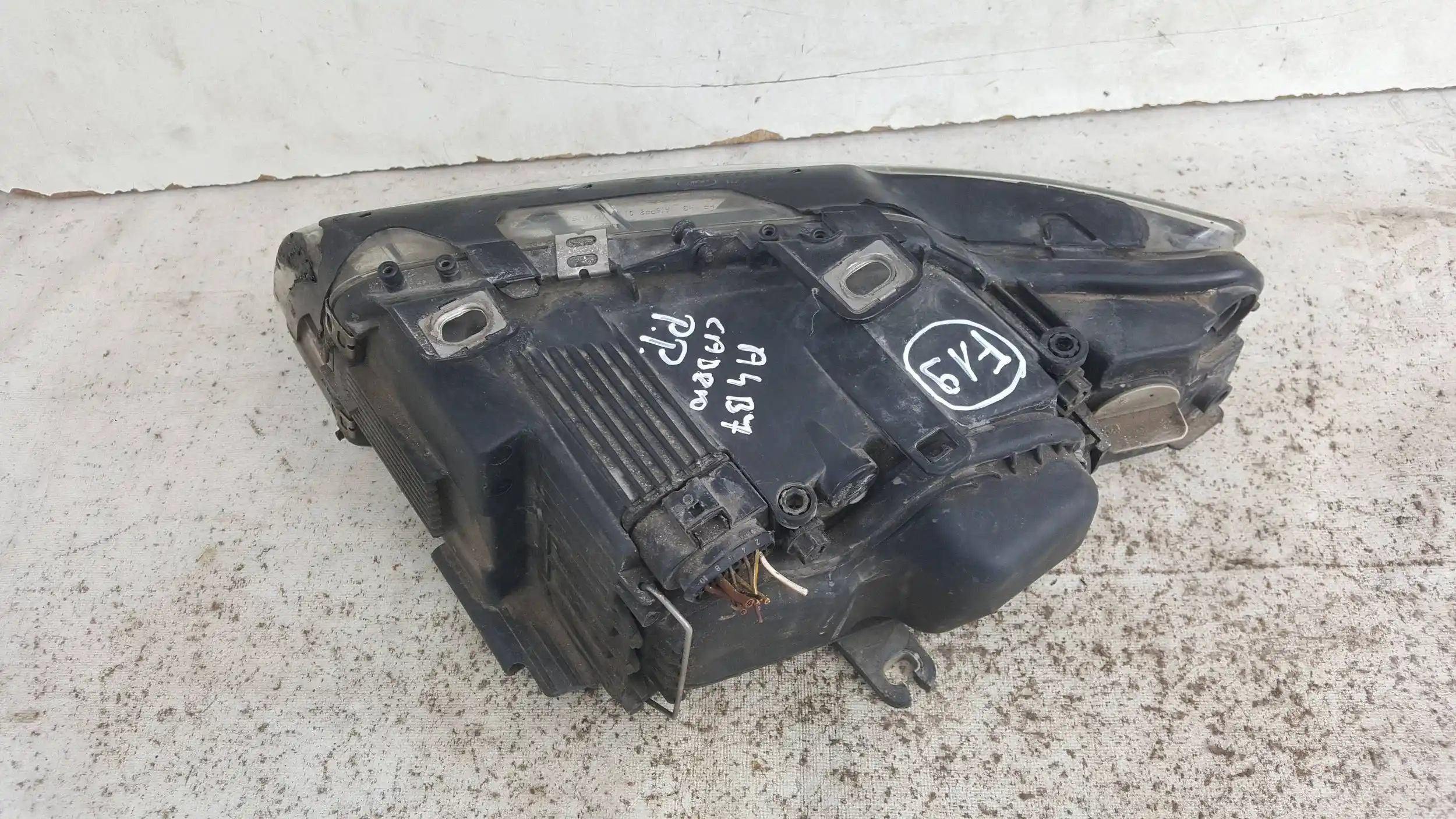LAMPA PRAWY PRZÓD PRZEDNIA AUDI A4 B6 CABRIO 00-