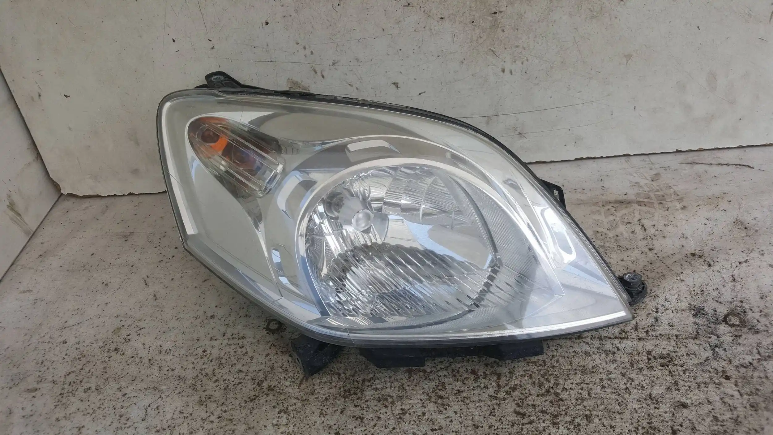 LAMPA PRAWY PRZÓD PRZEDNIA 45560393 PEUGEOT BIPPER FIORINO III QUBO 07-17