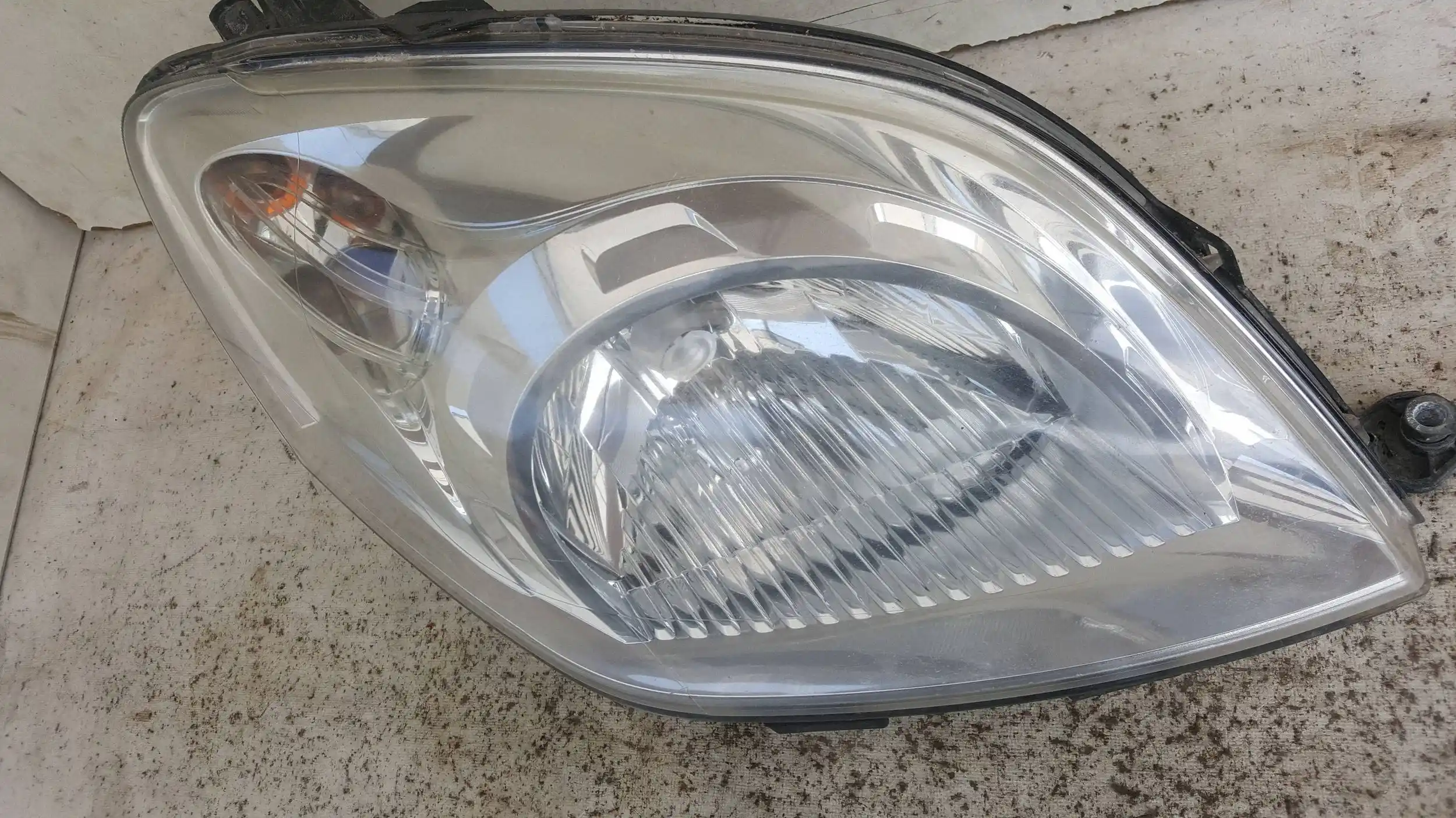 LAMPA PRAWY PRZÓD PRZEDNIA 45560393 PEUGEOT BIPPER FIORINO III QUBO 07-17