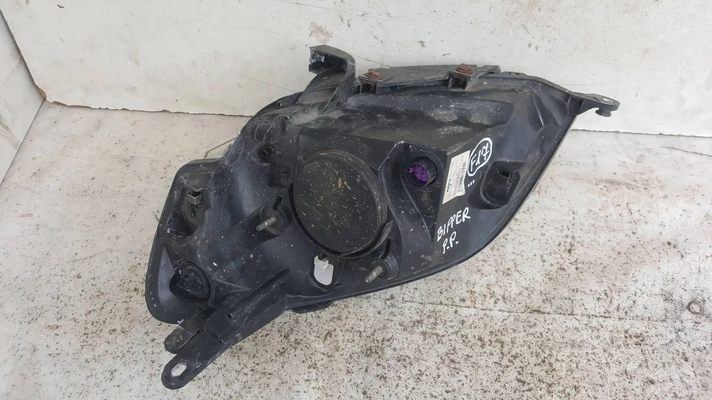 LAMPA PRAWY PRZÓD PRZEDNIA 45560393 PEUGEOT BIPPER FIORINO III QUBO 07-17