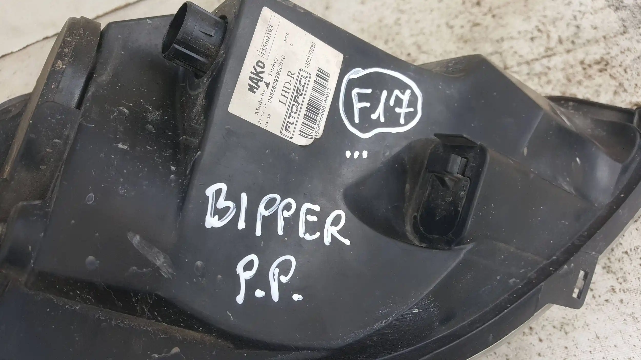 LAMPA PRAWY PRZÓD PRZEDNIA 45560393 PEUGEOT BIPPER FIORINO III QUBO 07-17
