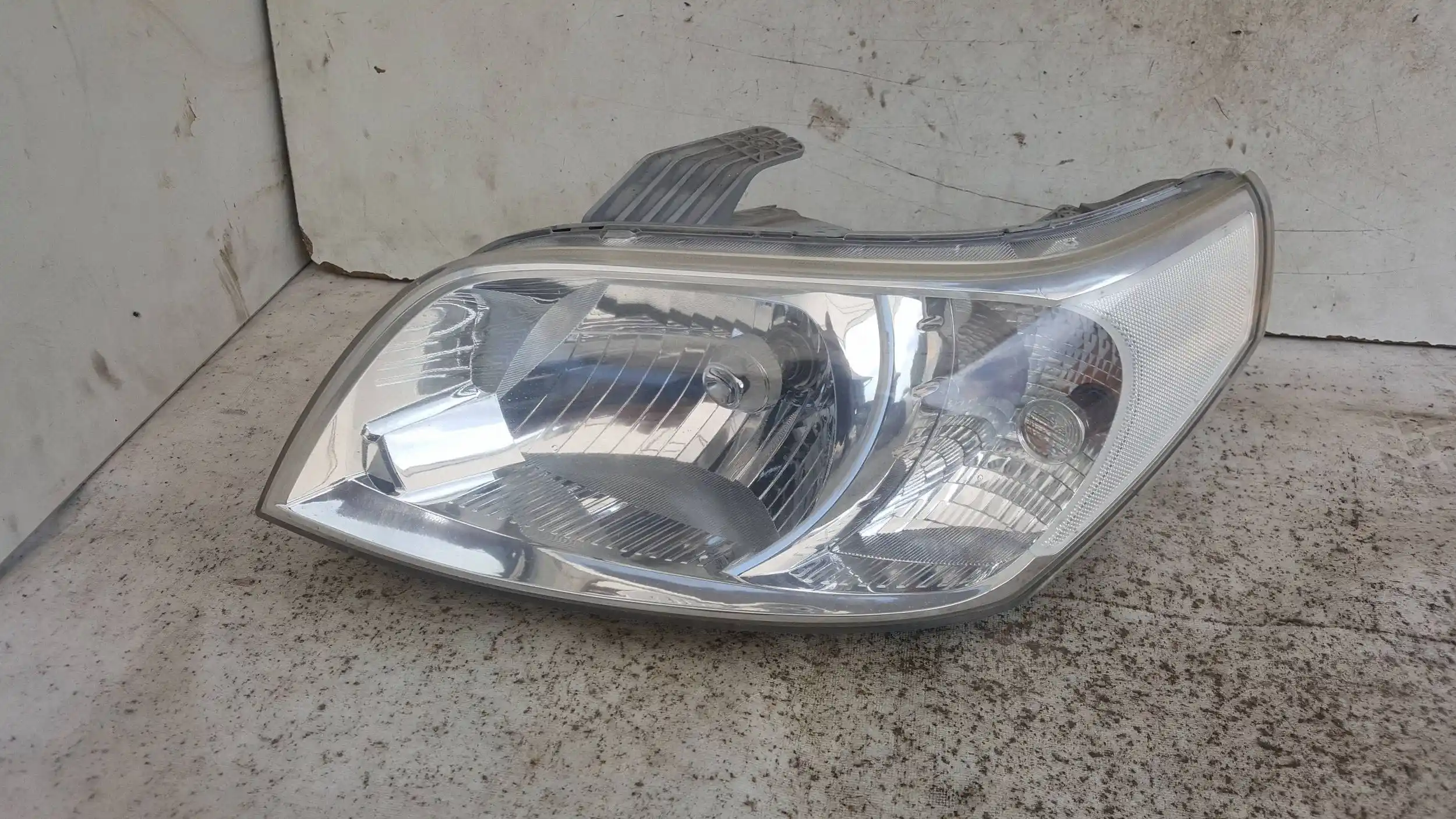 LAMPA LEWY PRZÓD PRZEDNIA CHEVROLET AVEO T250 LIFT T255 07-12
