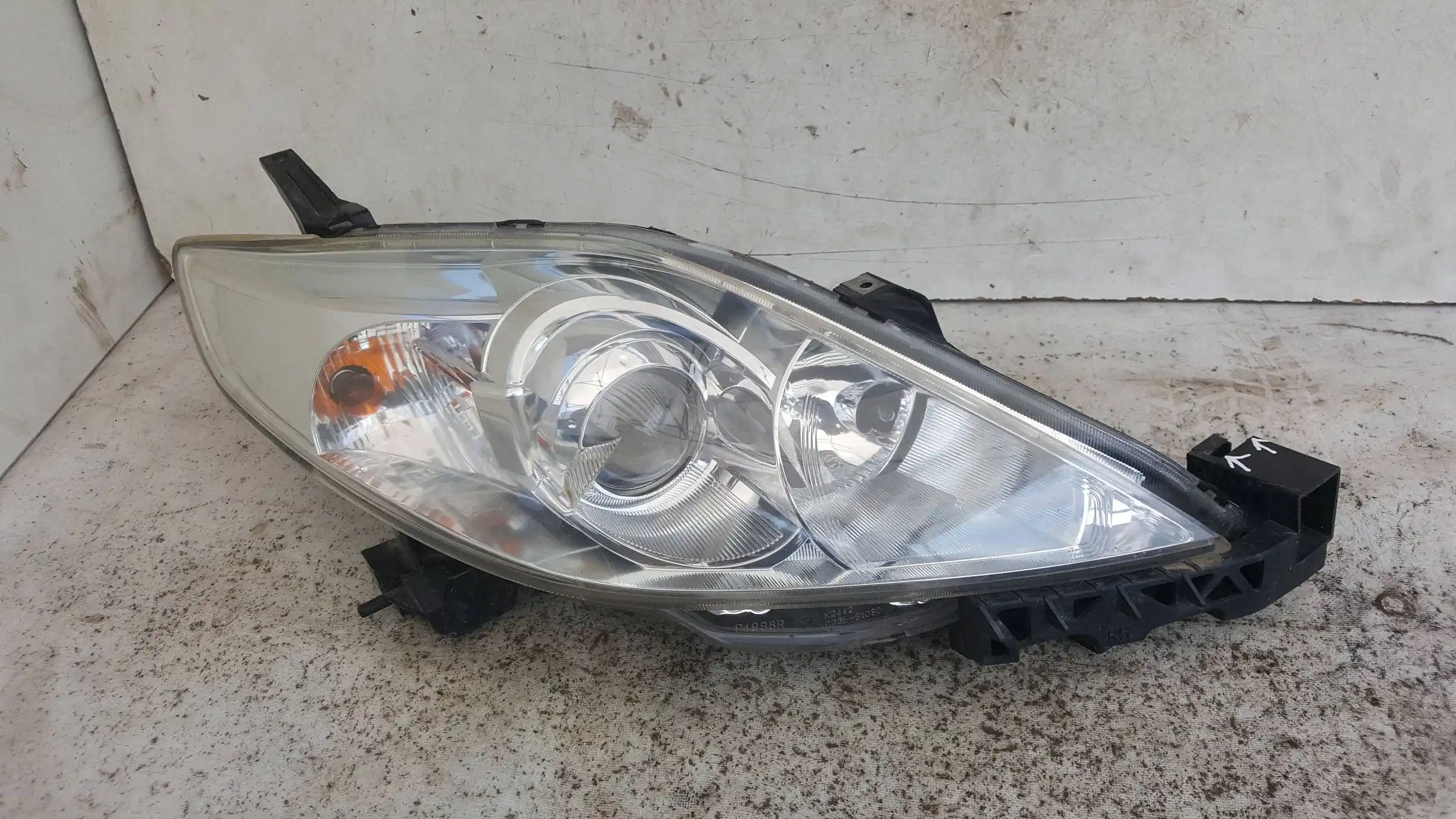 LAMPA PRAWY PRZÓD PRZEDNIA MAZDA 5 I CR 05-07