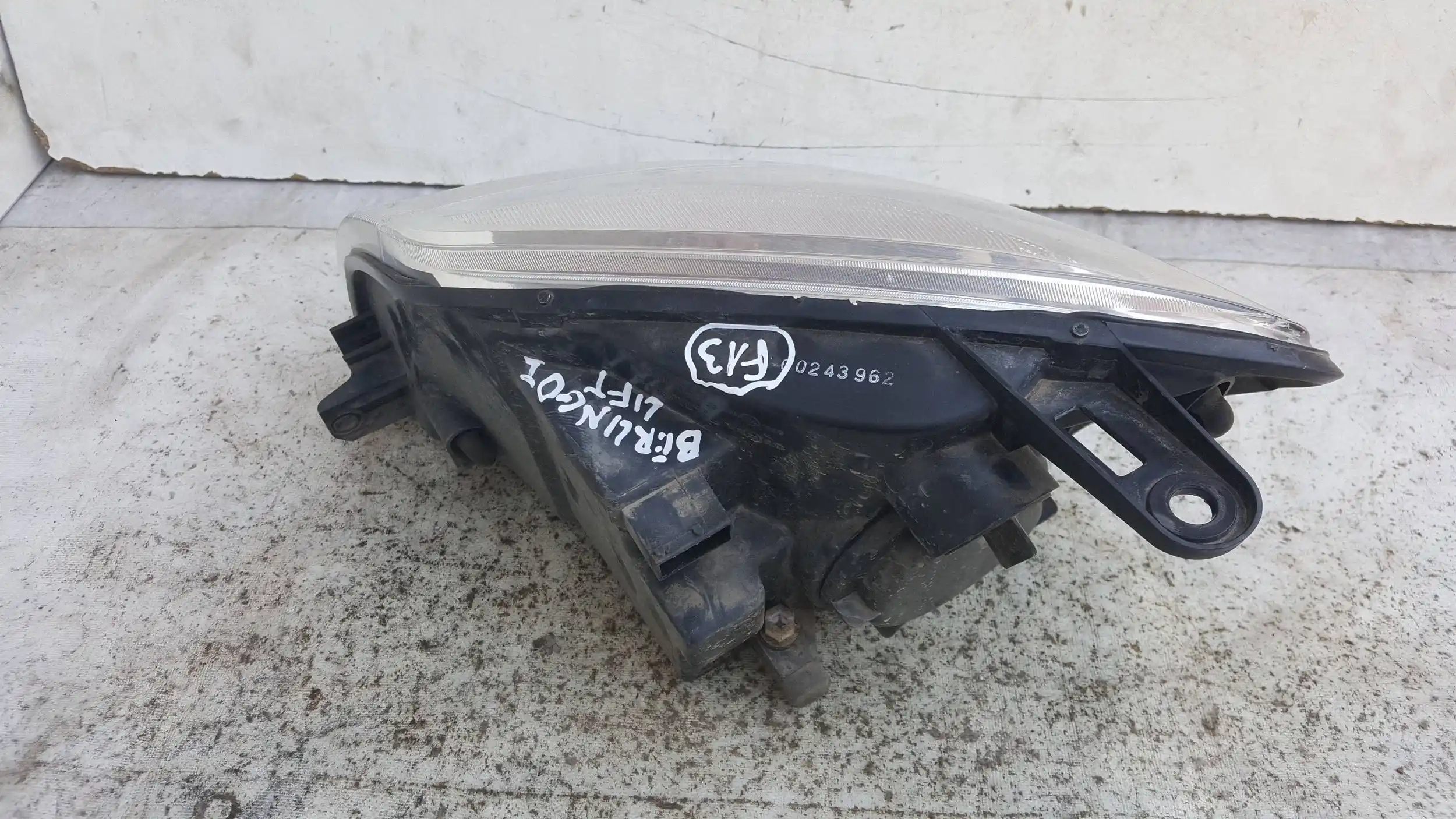 LAMPA PRAWY PRZÓD PRZEDNIA DEPO CITROEN BERLINGO PARTNER I LIFT 02-