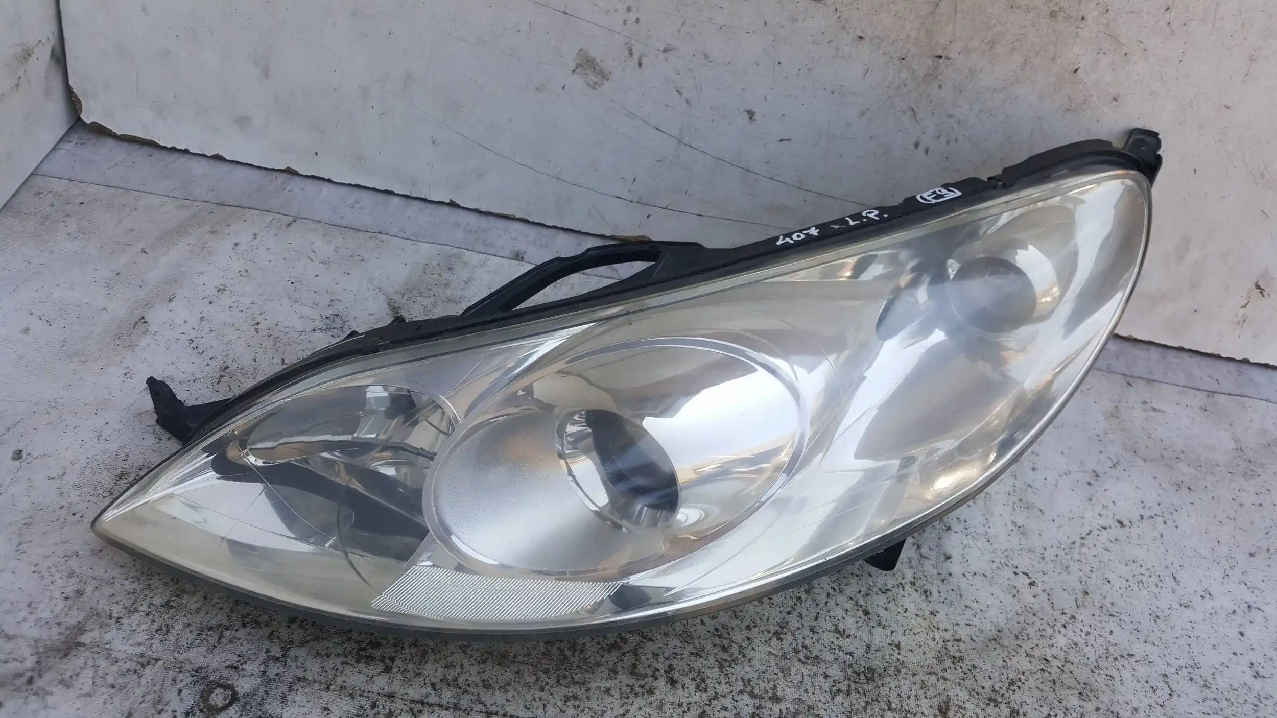 LAMPA LEWY PRZÓD PRZEDNIA 0301213201 PEUGEOT 407 04-11
