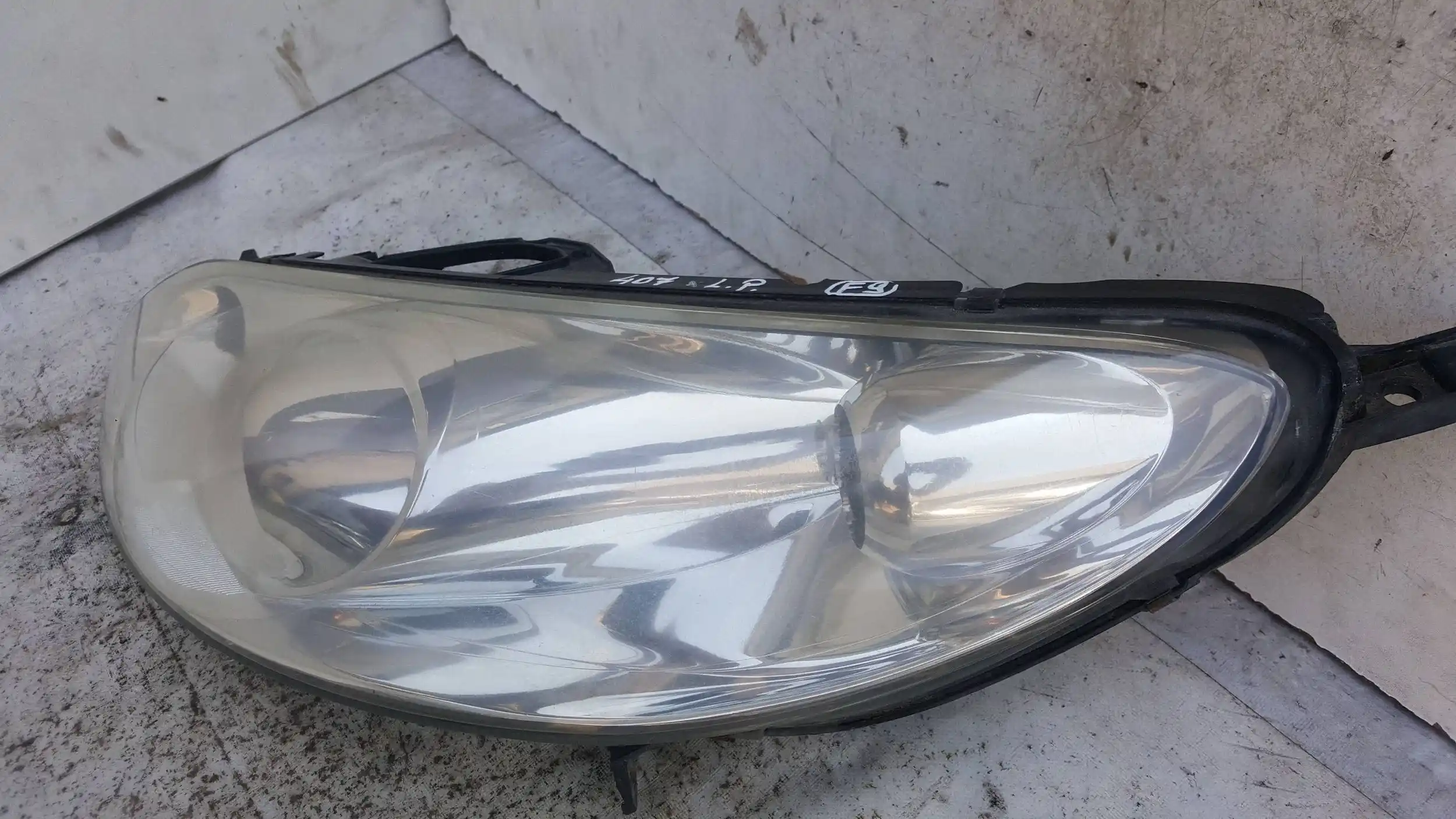 LAMPA LEWY PRZÓD PRZEDNIA 0301213201 PEUGEOT 407 04-11