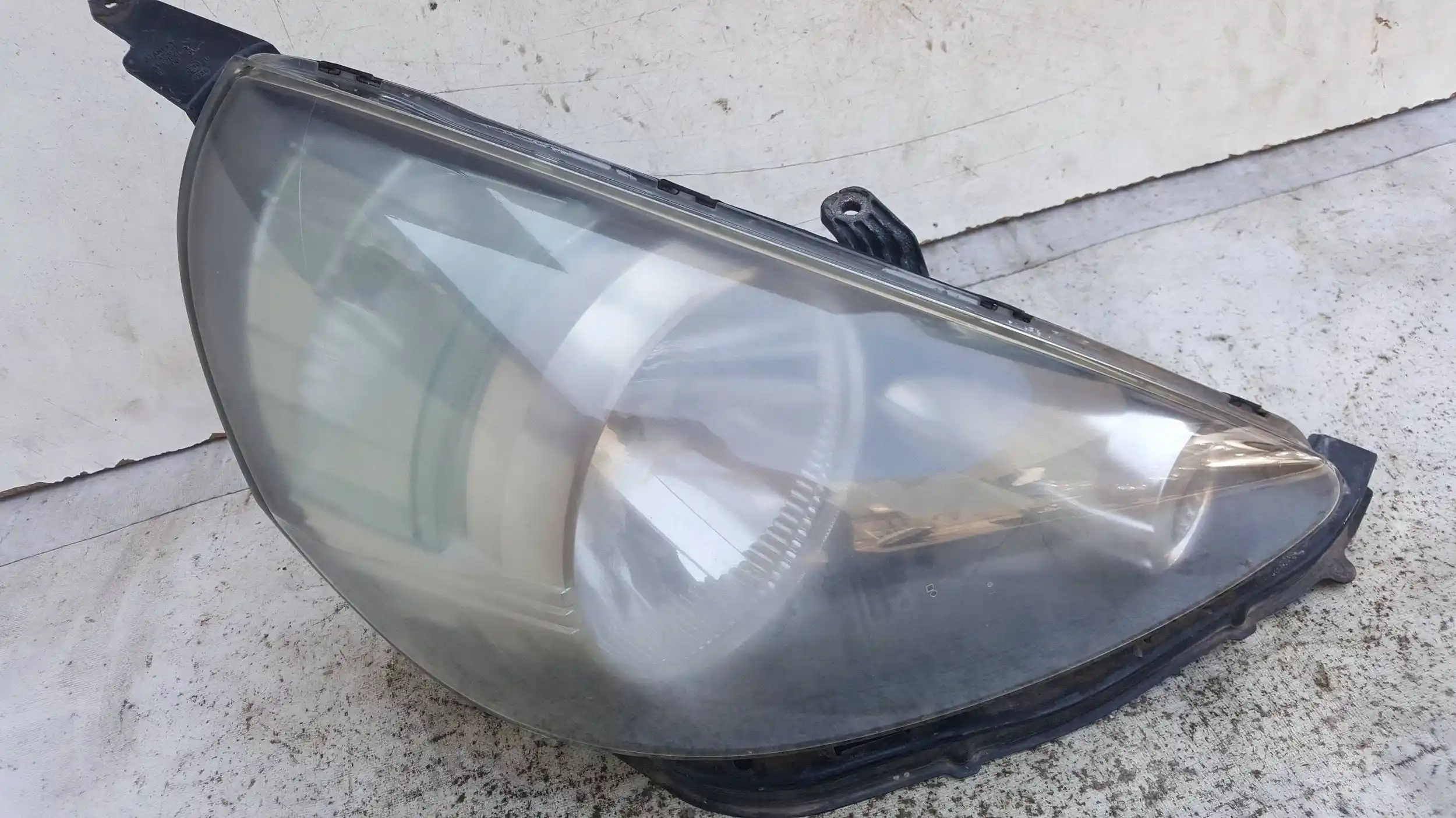 LAMPA PRAWY PRZÓD PRZEDNIA HONDA JAZZ II 02-
