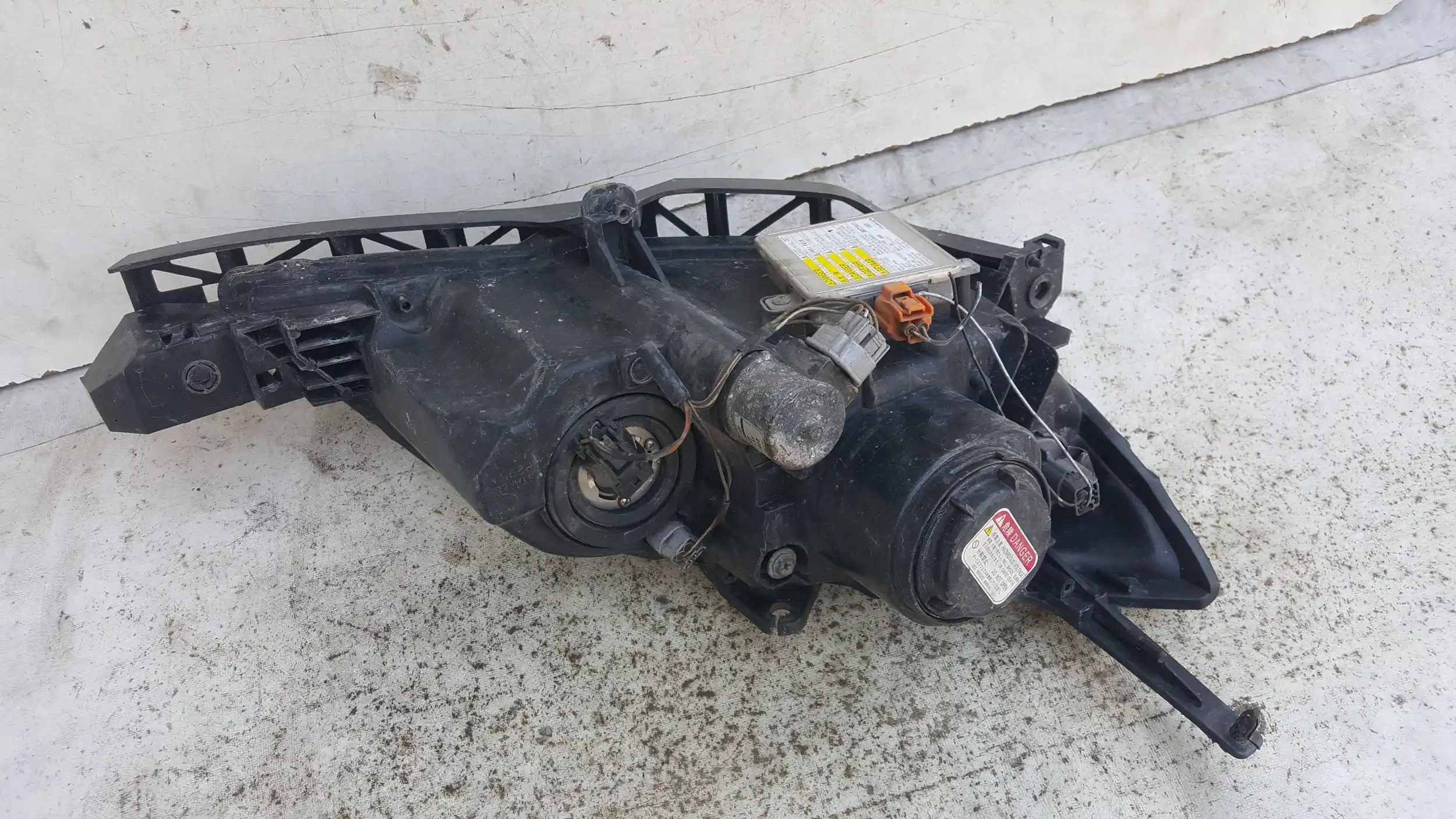 LAMPA LEWY PRZÓD PRZEDNIA XENON PRZETWORNICA MAZDA 3 BK HB 03-