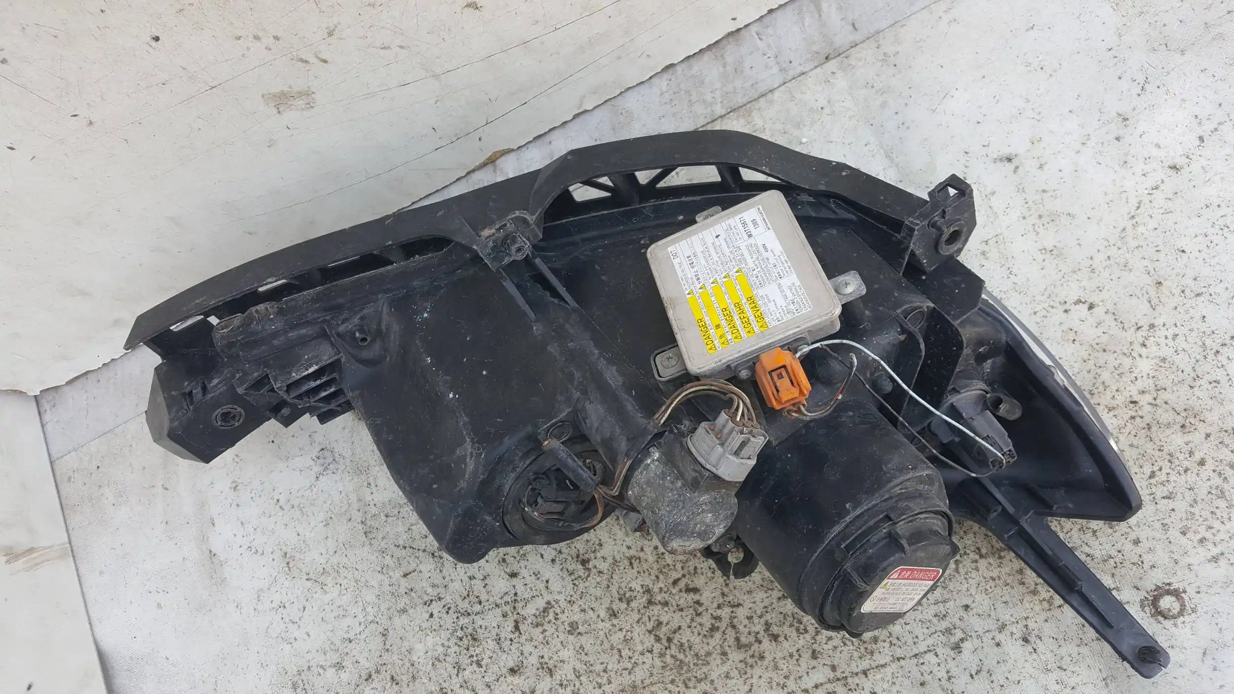 LAMPA LEWY PRZÓD PRZEDNIA XENON PRZETWORNICA MAZDA 3 BK HB 03-