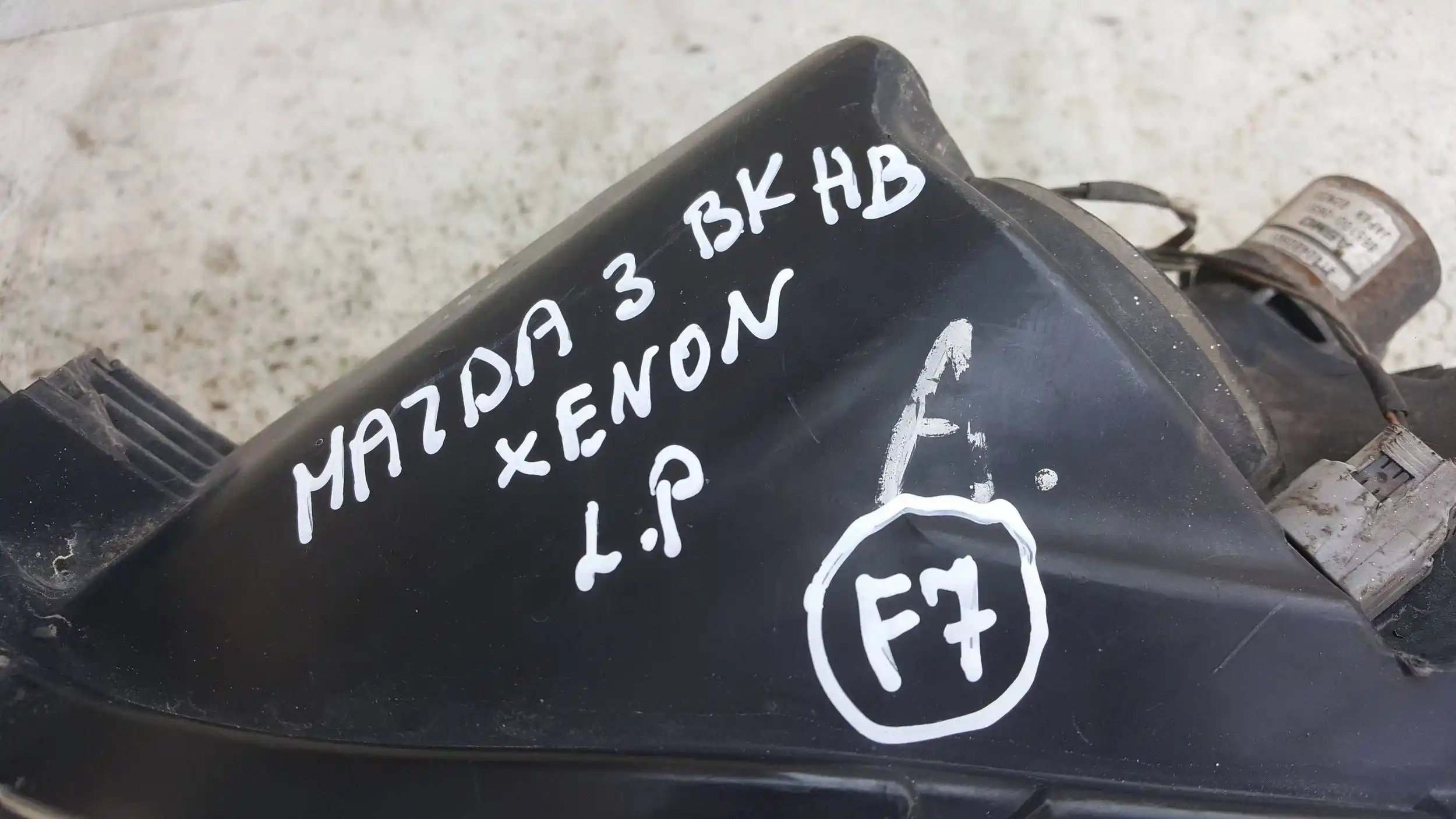 LAMPA LEWY PRZÓD PRZEDNIA XENON PRZETWORNICA MAZDA 3 BK HB 03-