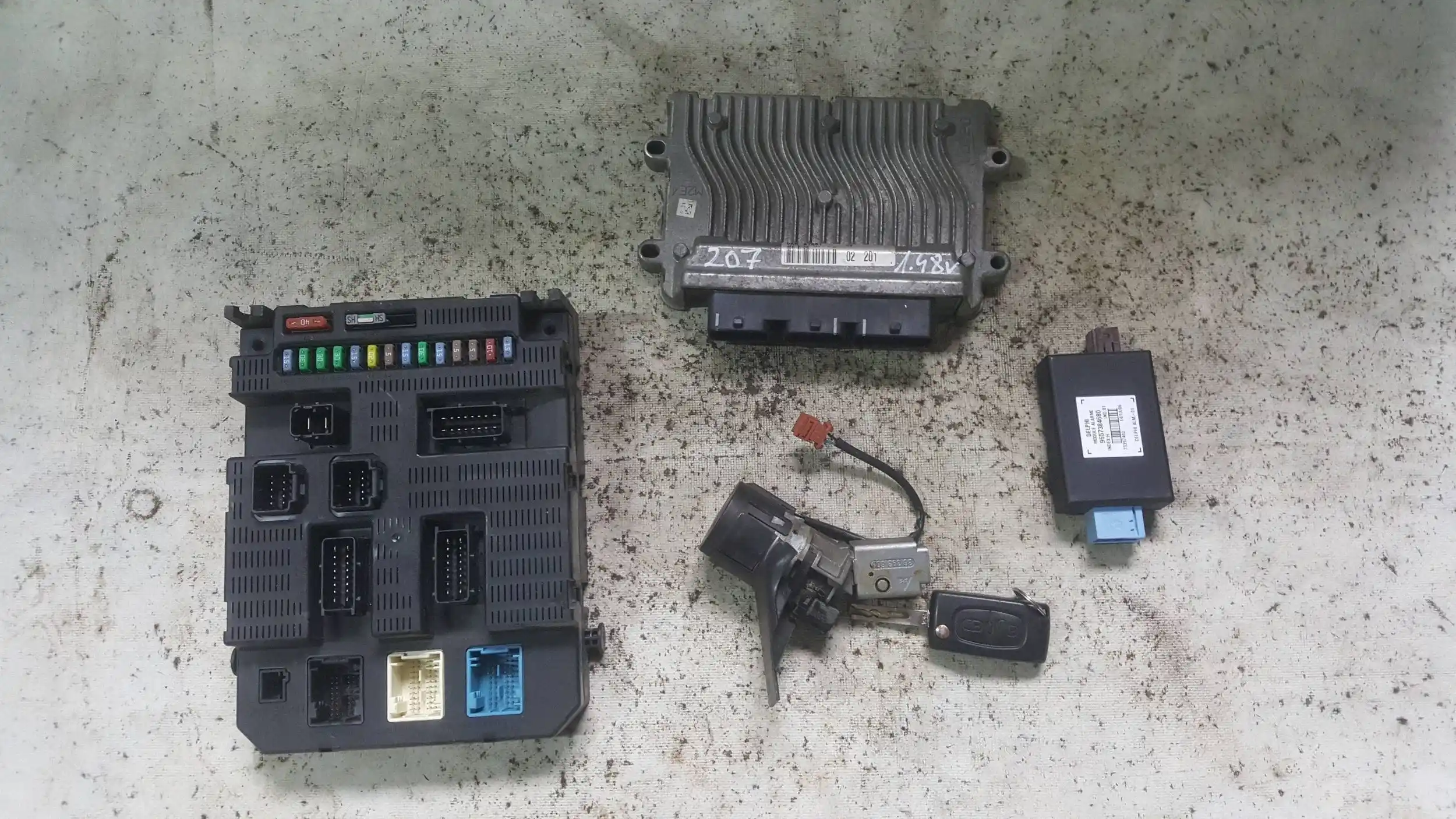 KOMPUTER 9663306680 ZESTAW IMMO PEUGEOT 207 1.4 8V 06