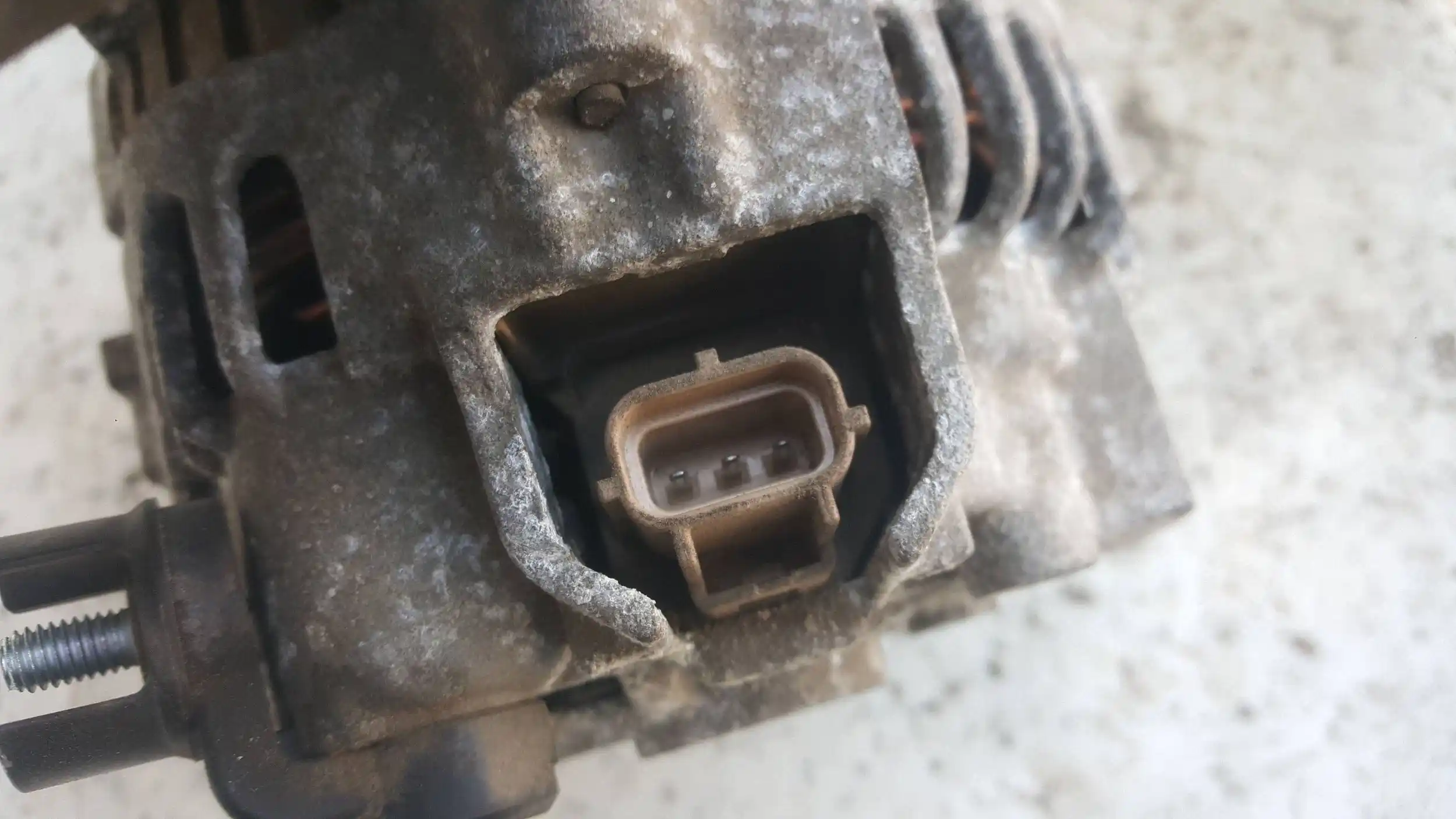 ALTERNATOR A005TA7692 MAZDA 2 DY 1.3 02- FORD VOLVO