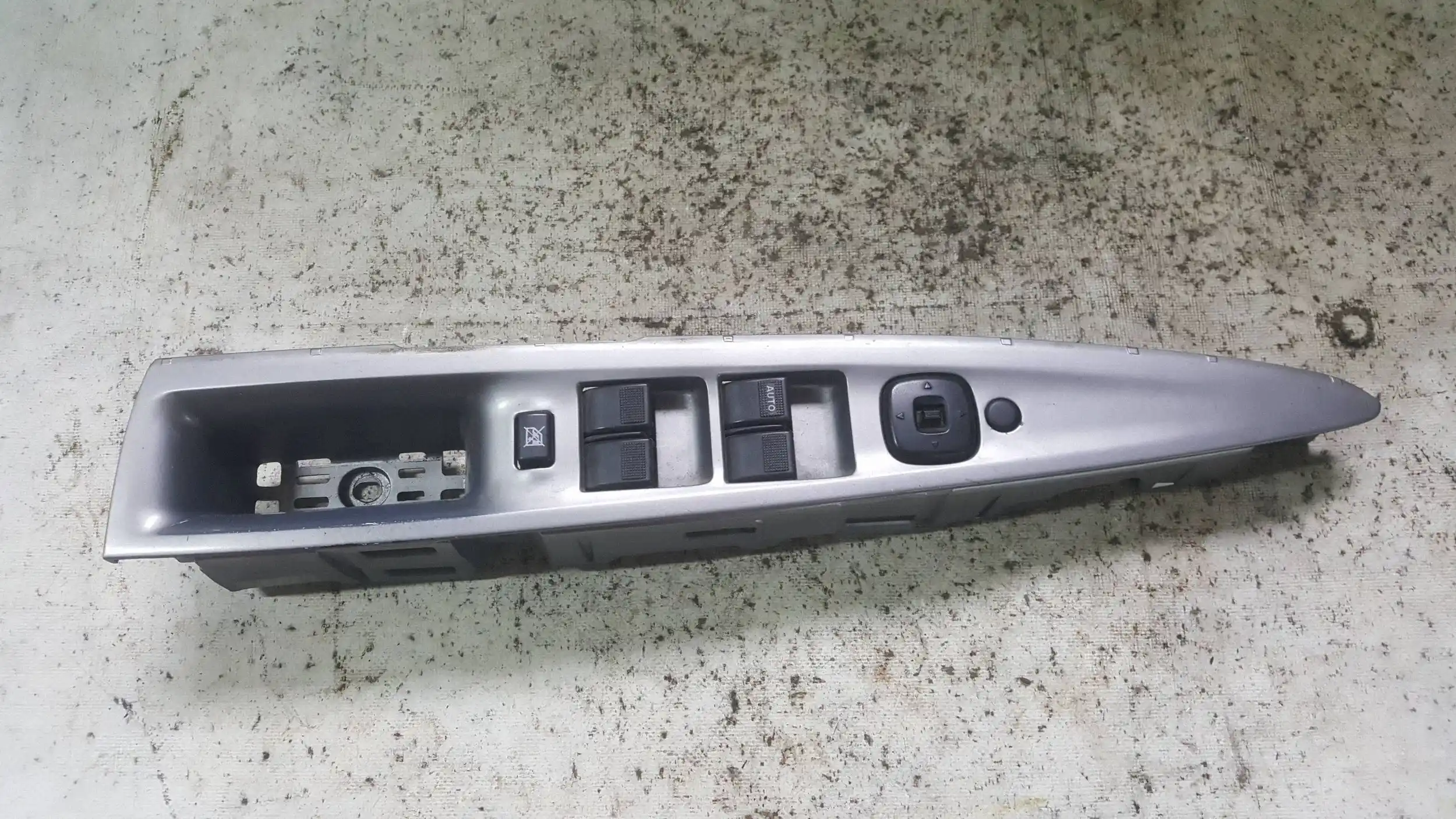PANEL STEROWANIA SZYB LUSTEREK DD1066350B MAZDA 2 DY 02-