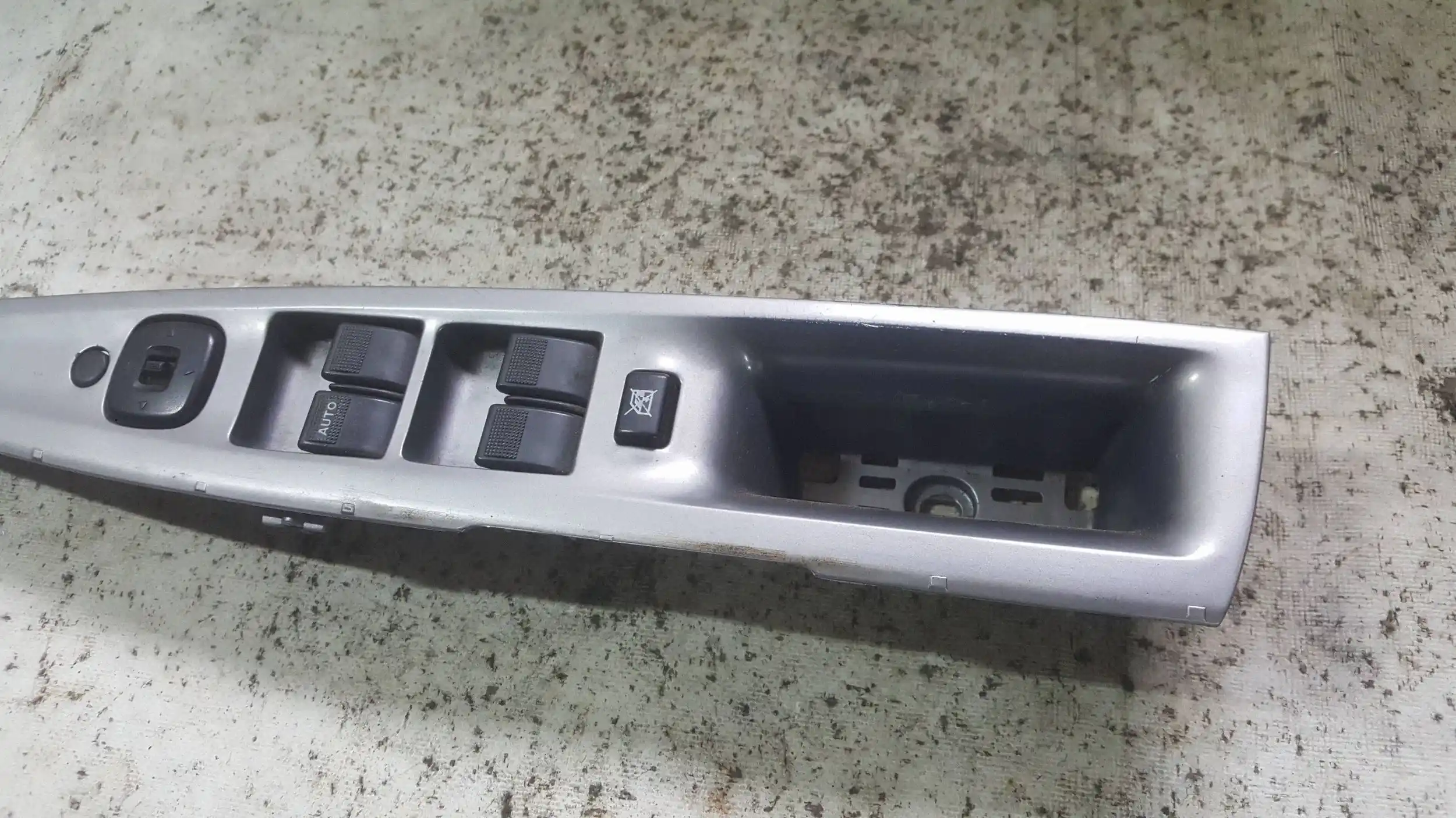 PANEL STEROWANIA SZYB LUSTEREK DD1066350B MAZDA 2 DY 02-