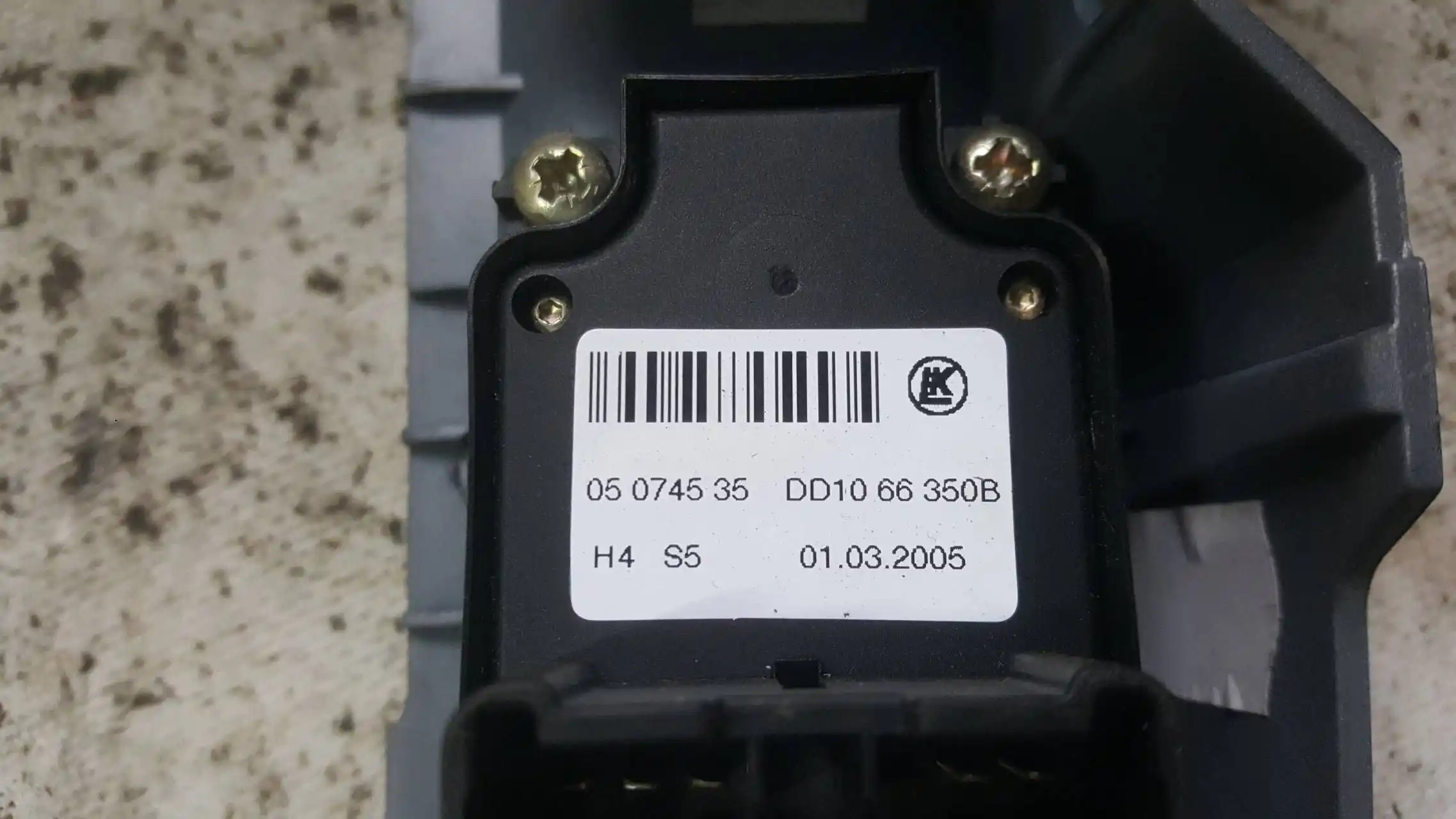 PANEL STEROWANIA SZYB LUSTEREK DD1066350B MAZDA 2 DY 02-