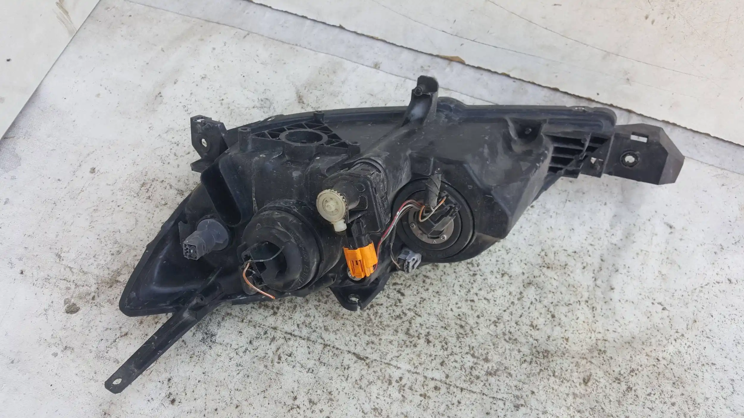 LAMPA PRAWY PRZÓD PRZEDNIA MAZDA 3 BK HB 03-