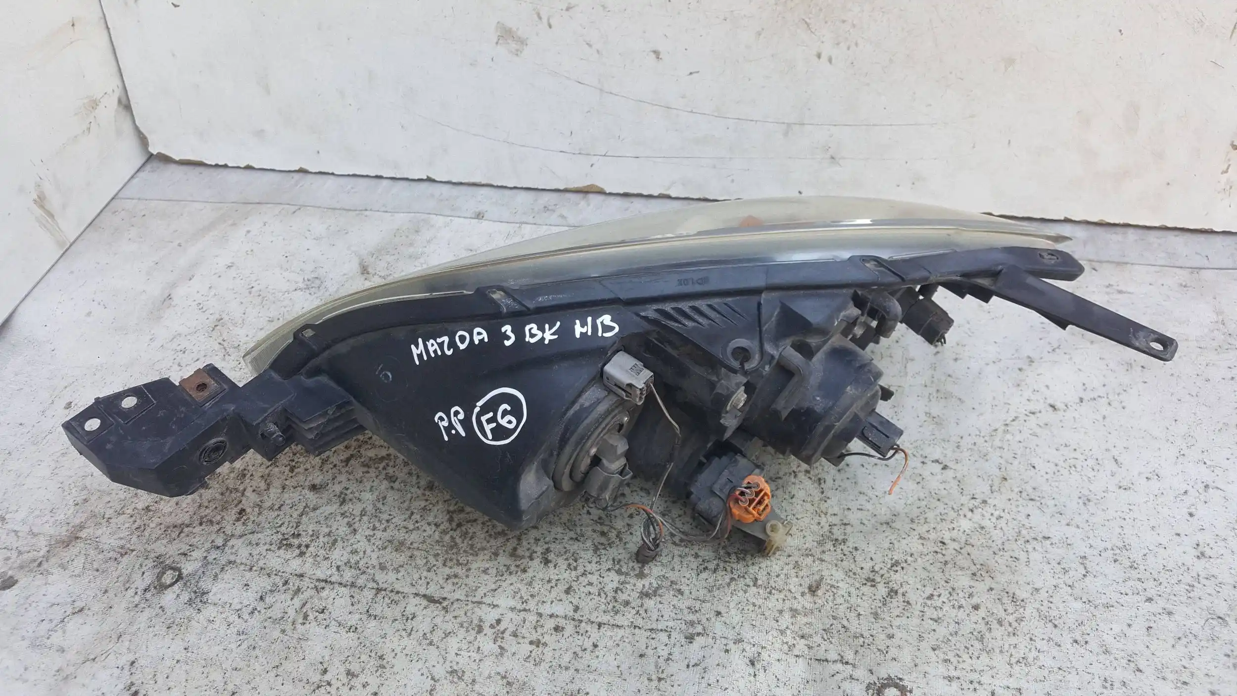 LAMPA PRAWY PRZÓD PRZEDNIA MAZDA 3 BK HB 03-