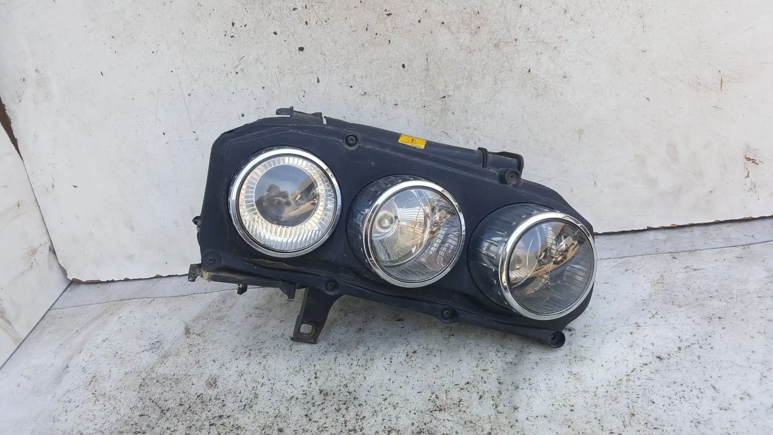 LAMPA PRAWY PRZÓD PRZEDNIA XENON 60683987 ALFA ROMEO 159 05-
