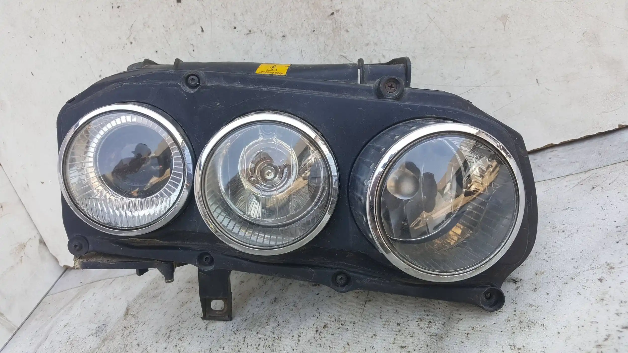 LAMPA PRAWY PRZÓD PRZEDNIA XENON 60683987 ALFA ROMEO 159 05-