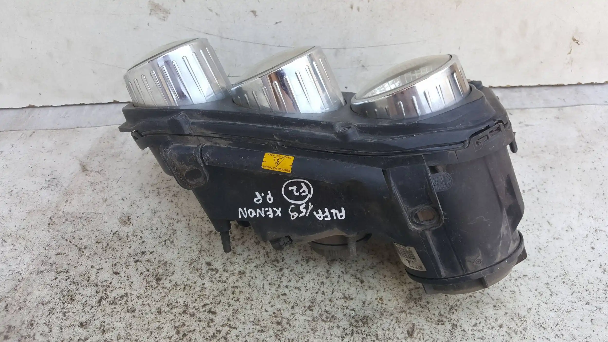LAMPA PRAWY PRZÓD PRZEDNIA XENON 60683987 ALFA ROMEO 159 05-