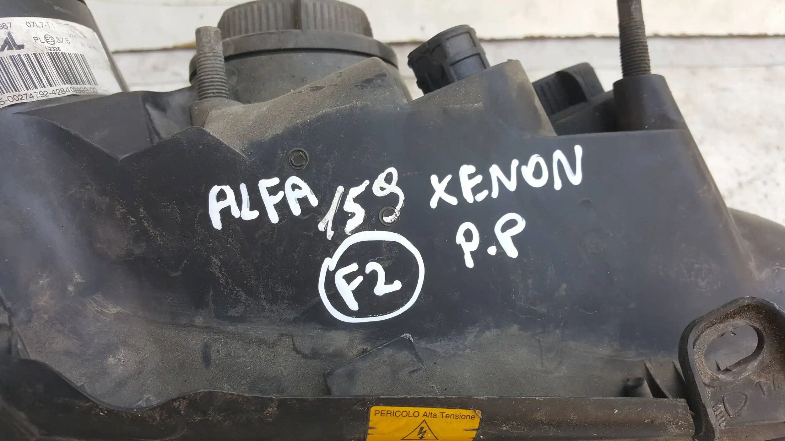 LAMPA PRAWY PRZÓD PRZEDNIA XENON 60683987 ALFA ROMEO 159 05-