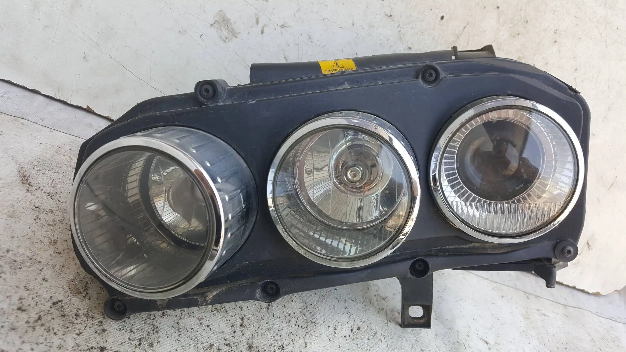 LAMPA LEWY PRZÓD PRZEDNIA XENON 60683988 ALFA ROMEO 159 05-