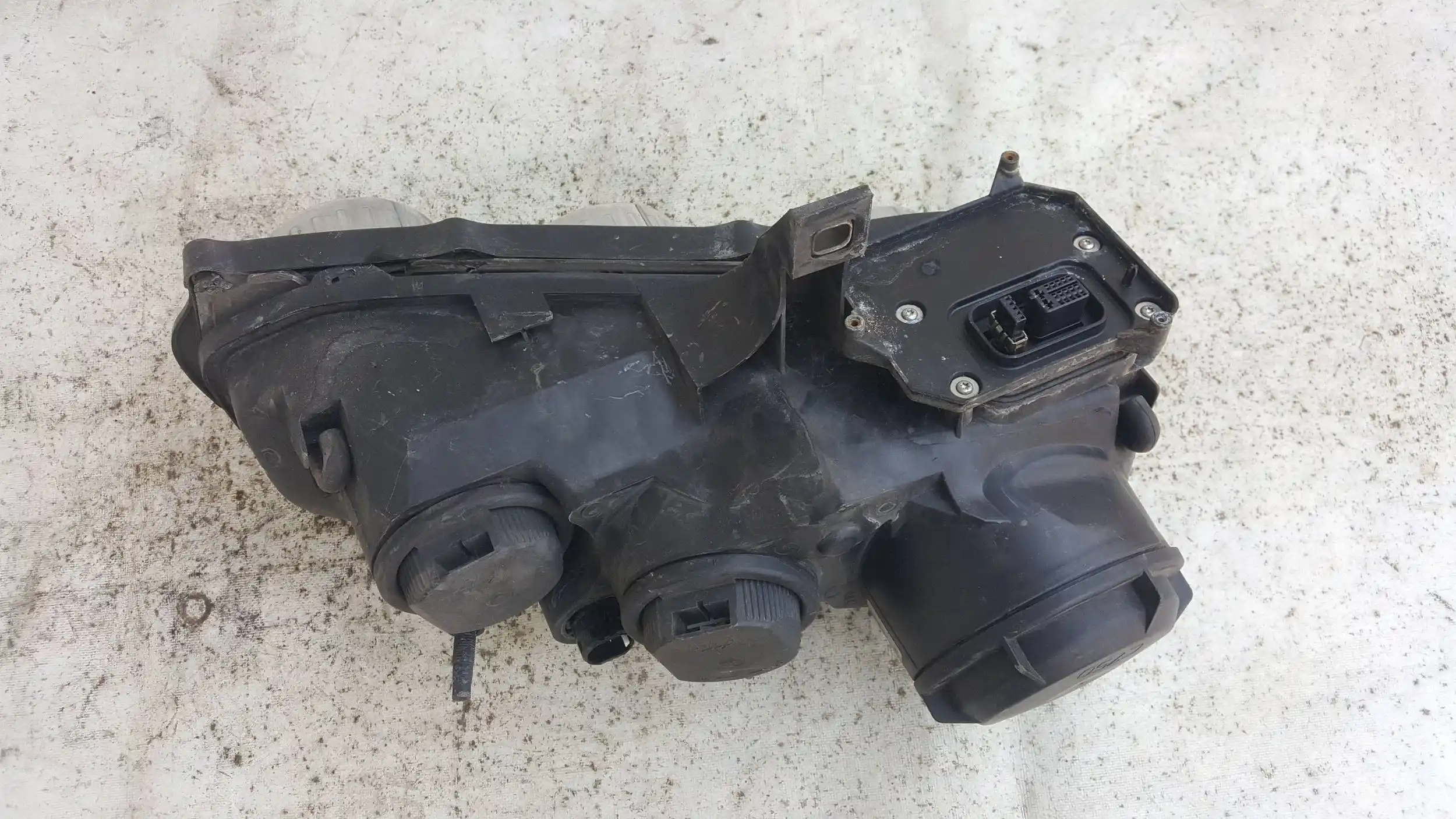 LAMPA LEWY PRZÓD PRZEDNIA XENON 60683988 ALFA ROMEO 159 05-