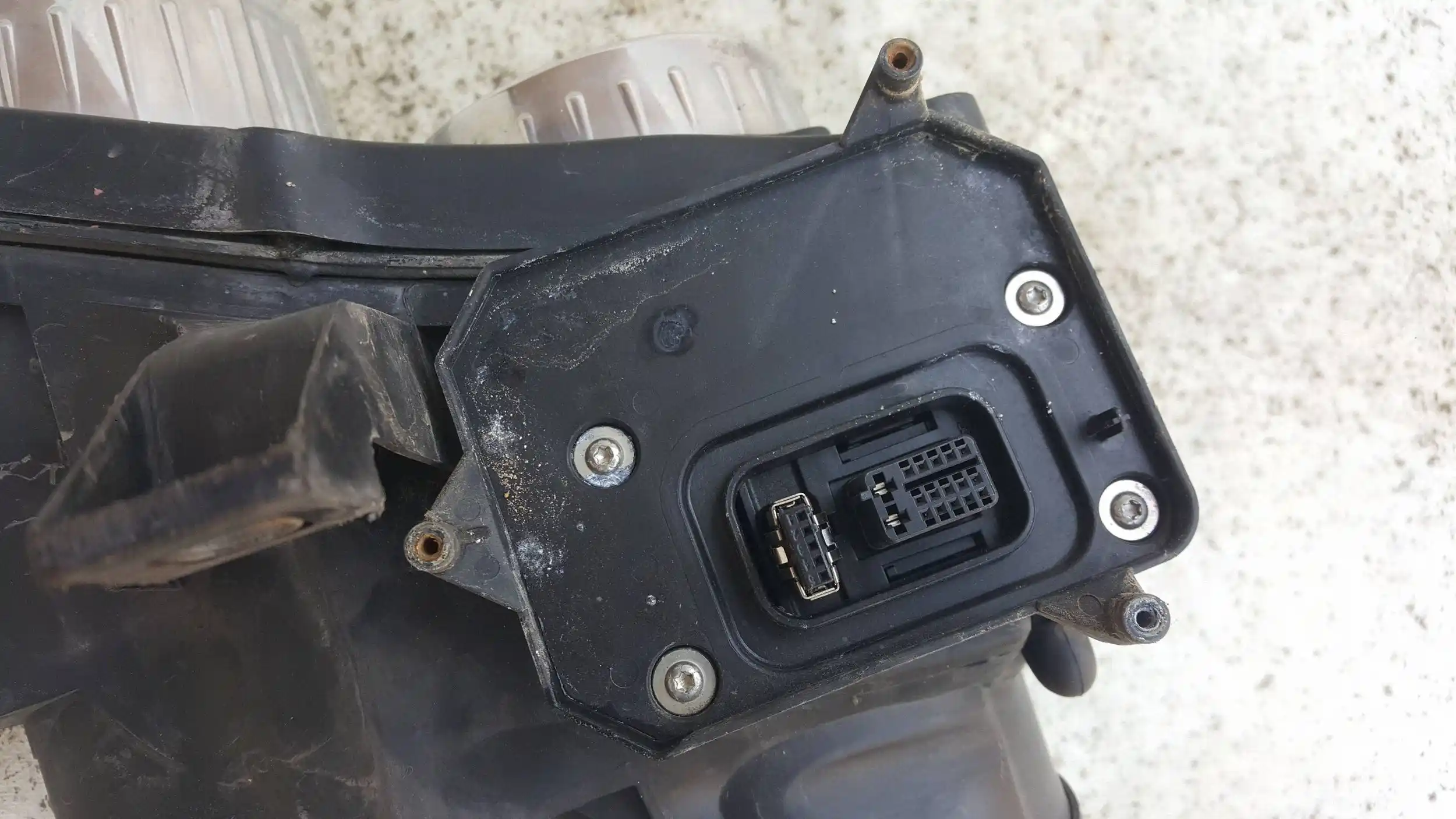LAMPA LEWY PRZÓD PRZEDNIA XENON 60683988 ALFA ROMEO 159 05-