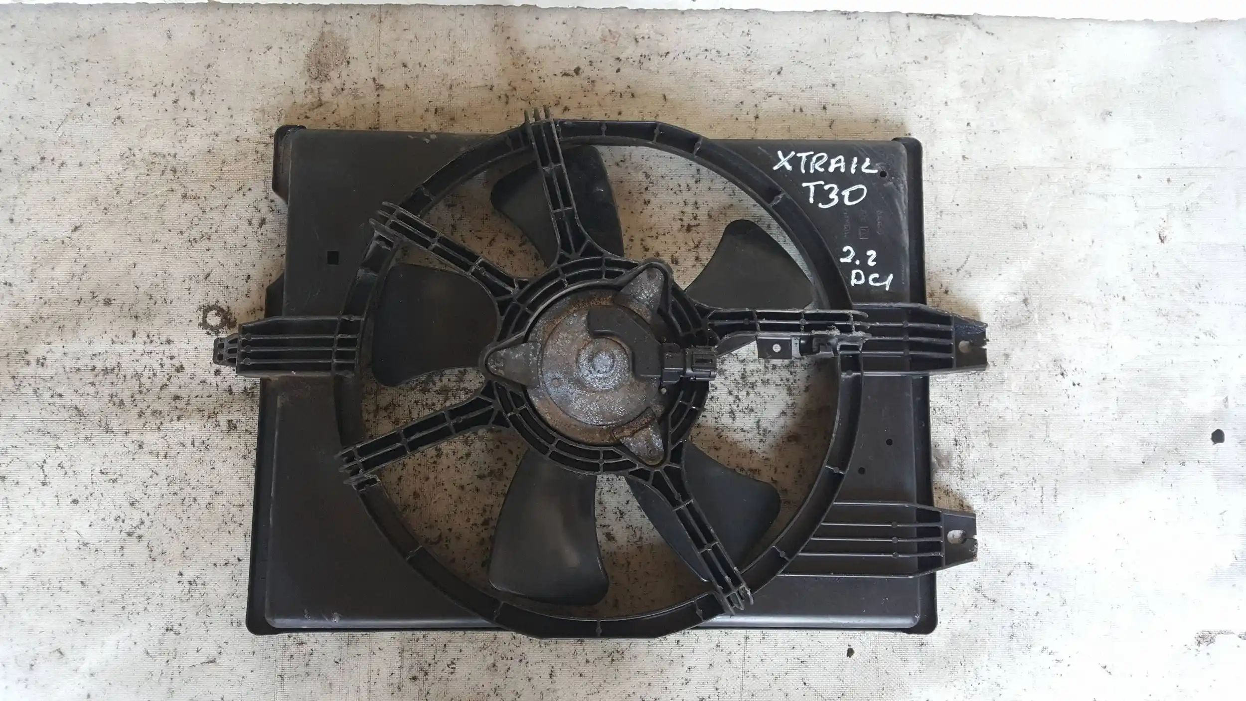 WENTYLATOR CHŁODNICY NISSAN X-TRAIL I T30 2.2 DCI 01-