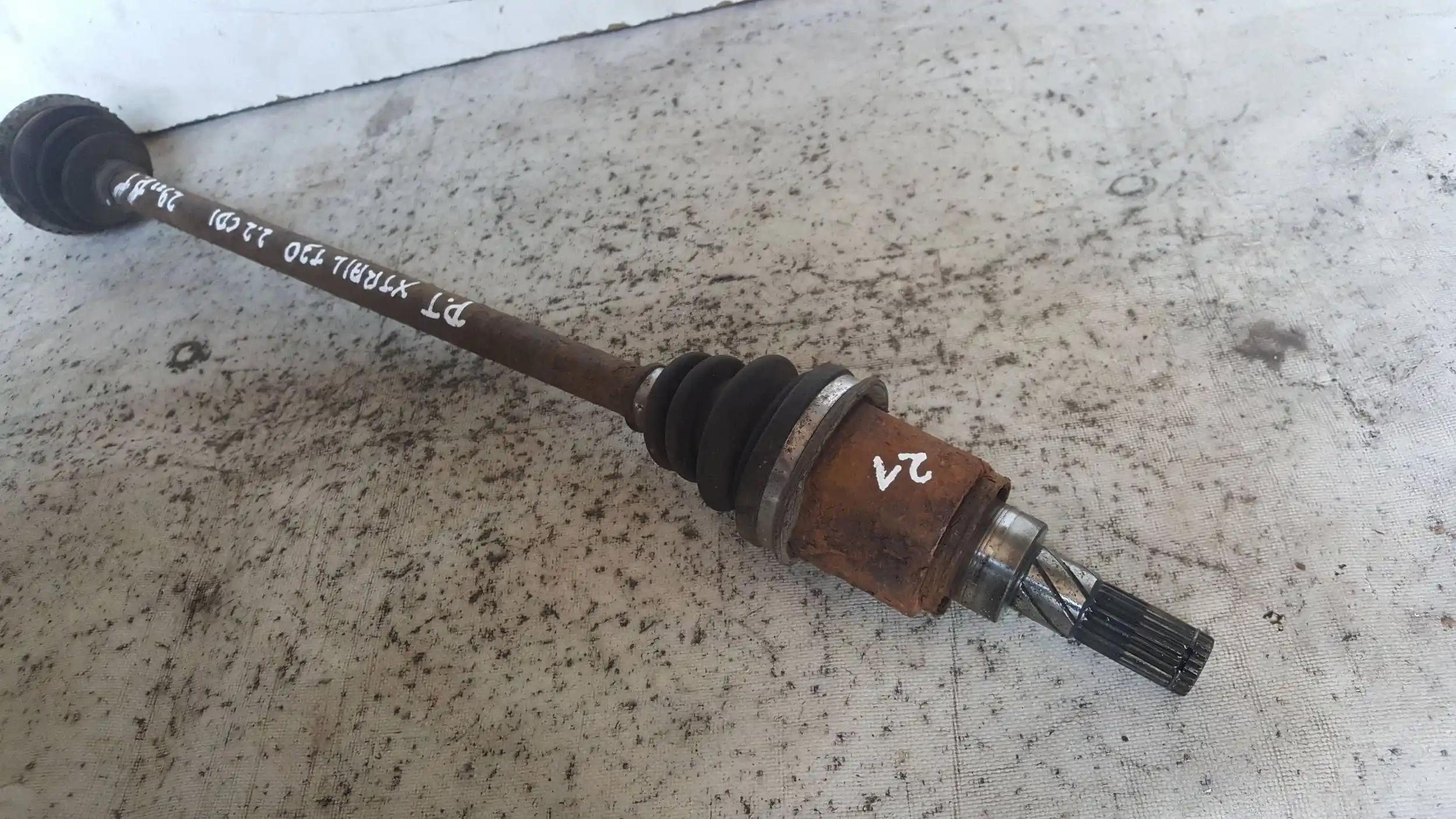 PÓŁOŚ PRAWY TYŁ TYLNA 29/21 NISSAN X-TRAIL I T30 2.2 DCI 01-