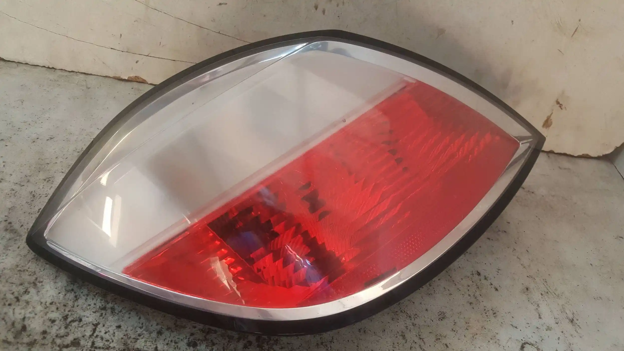 LAMPA LEWY TYŁ TYLNA OPEL ASTRA H III 3D 04-