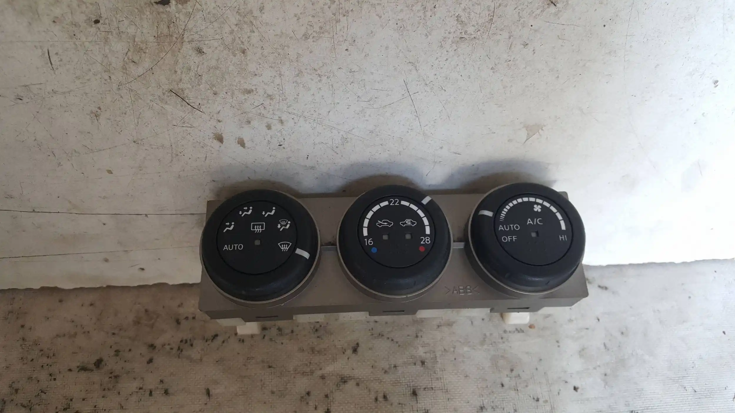 PANEL NAWIEWU KLIMATYZACJI 27500ES71A NISSAN X-TRAIL I T30 01-