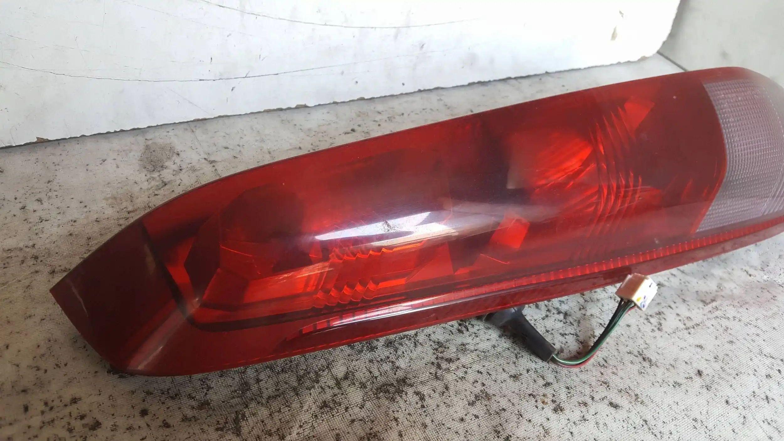 LAMPA LEWY TYŁ TYLNA NISSAN X TRAIL I T30 01-07