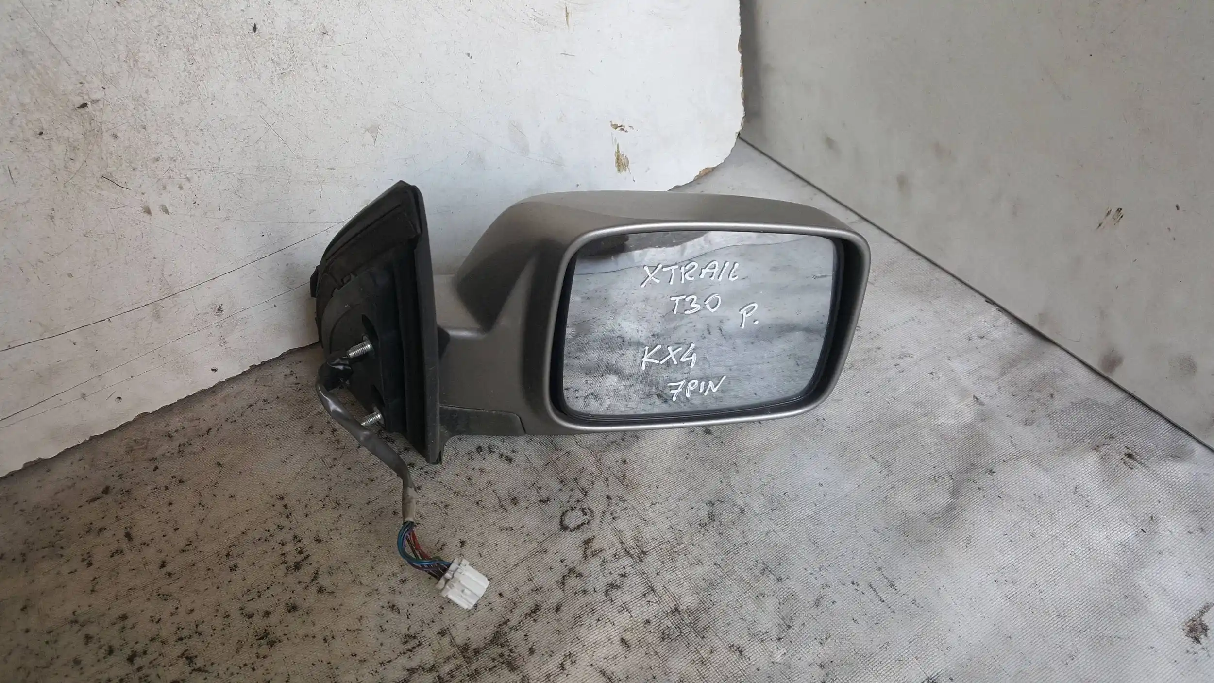 LUSTERKO PRAWE ELEKTRYCZNE 7 PIN NISSAN X TRAIL I T30 01-07 KX4