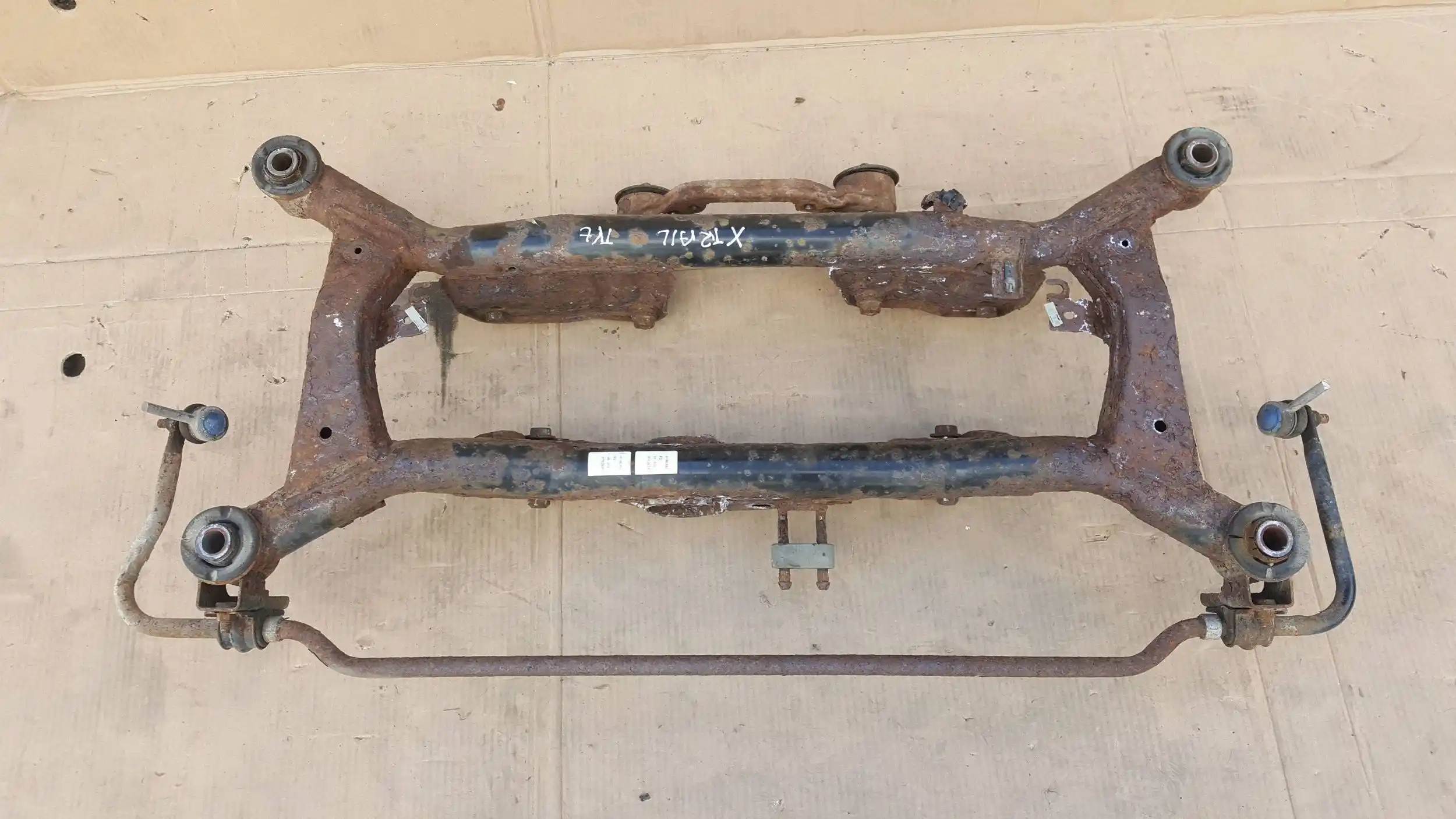 SANKI KOŁYSKA TRAWERS WÓZEK TYŁ TYLNY NISSAN X TRAIL I T30 4x4 01-07