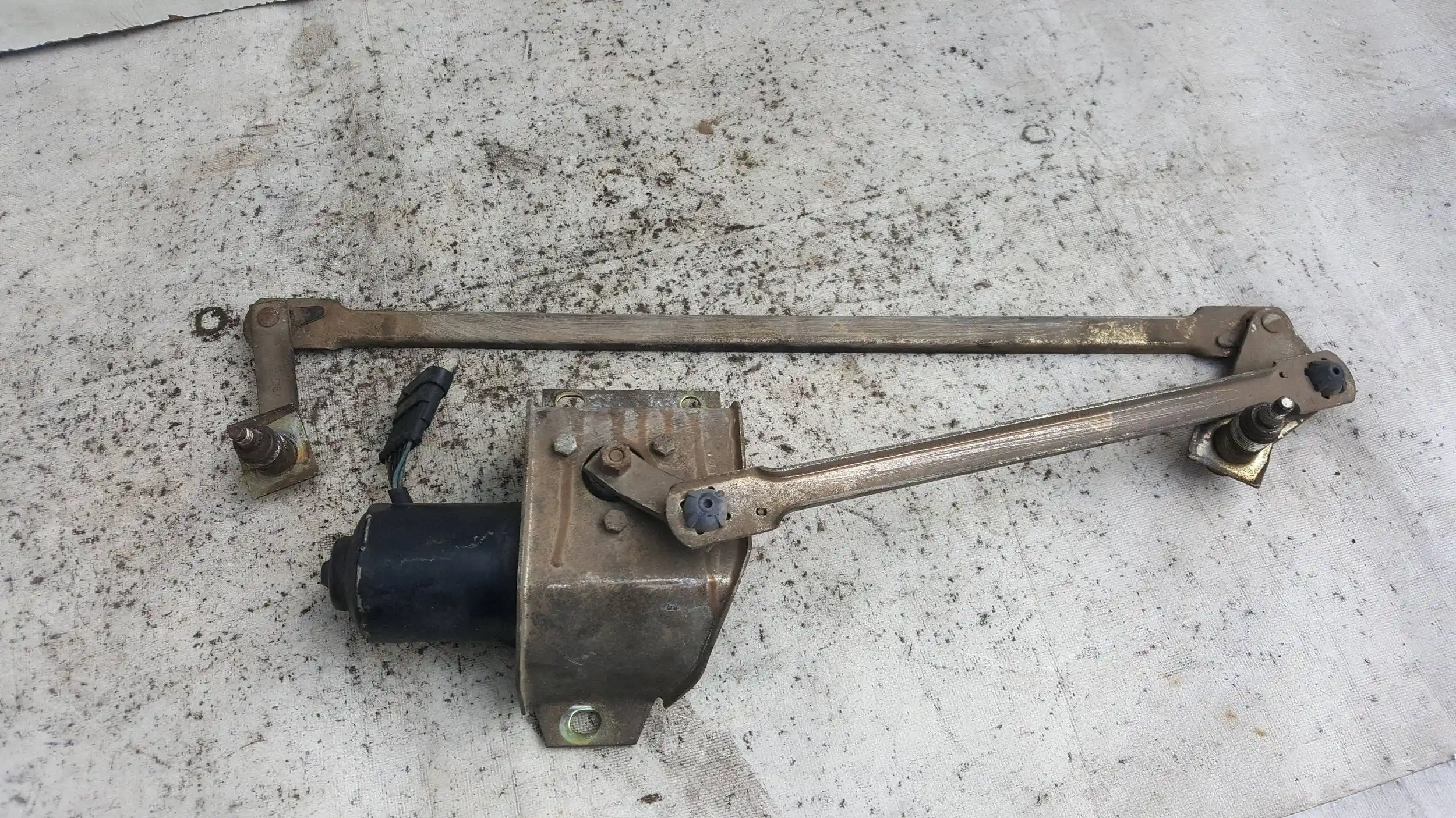 MECHANIZM SILNICZEK WYCIERACZEK PRZÓD DAEWOO LUBLIN 97-