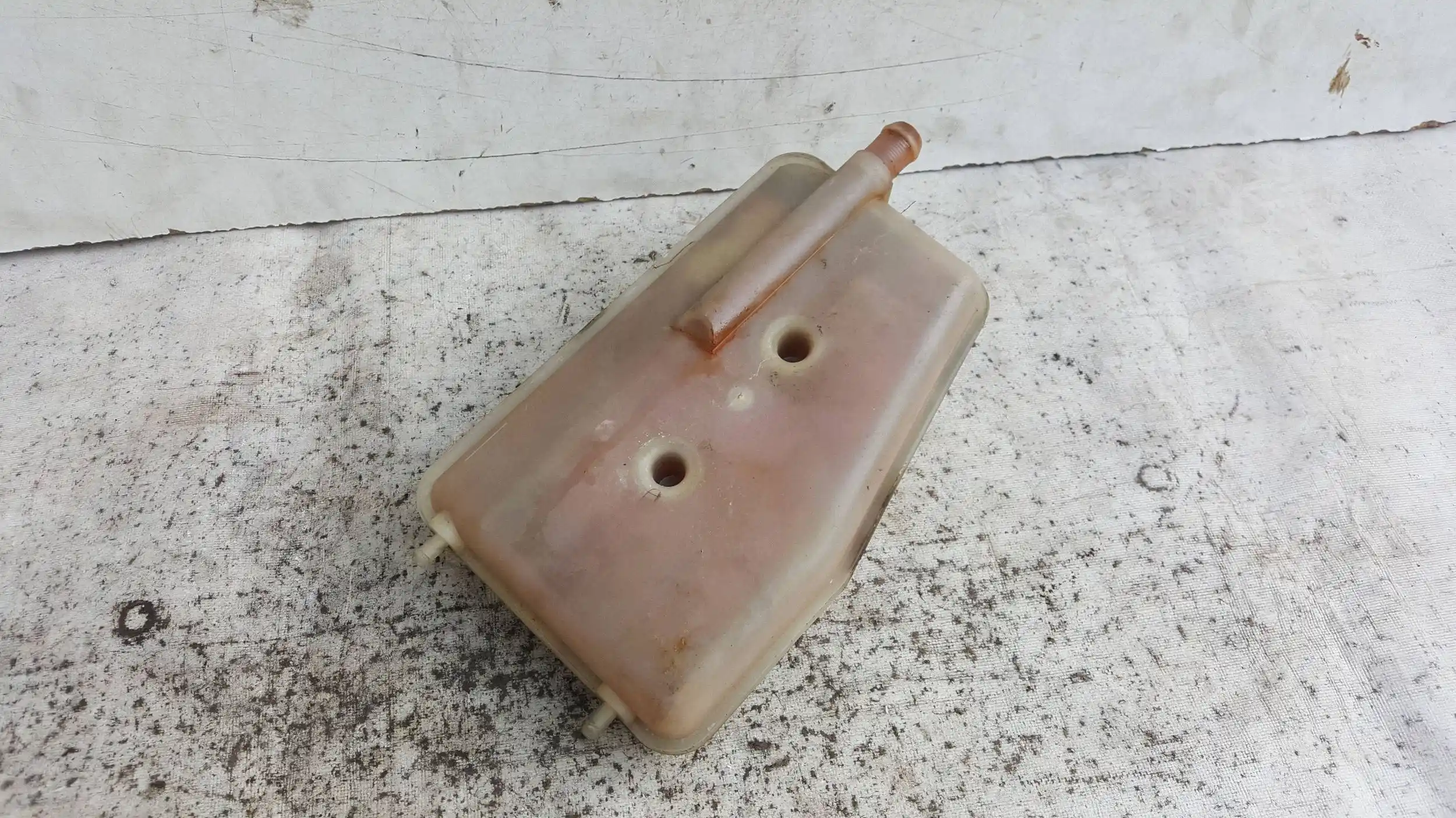 ZBIORNICZEK WYRÓWNAWCZY 3321311020 DAEWOO LUBLIN 2.4 97-