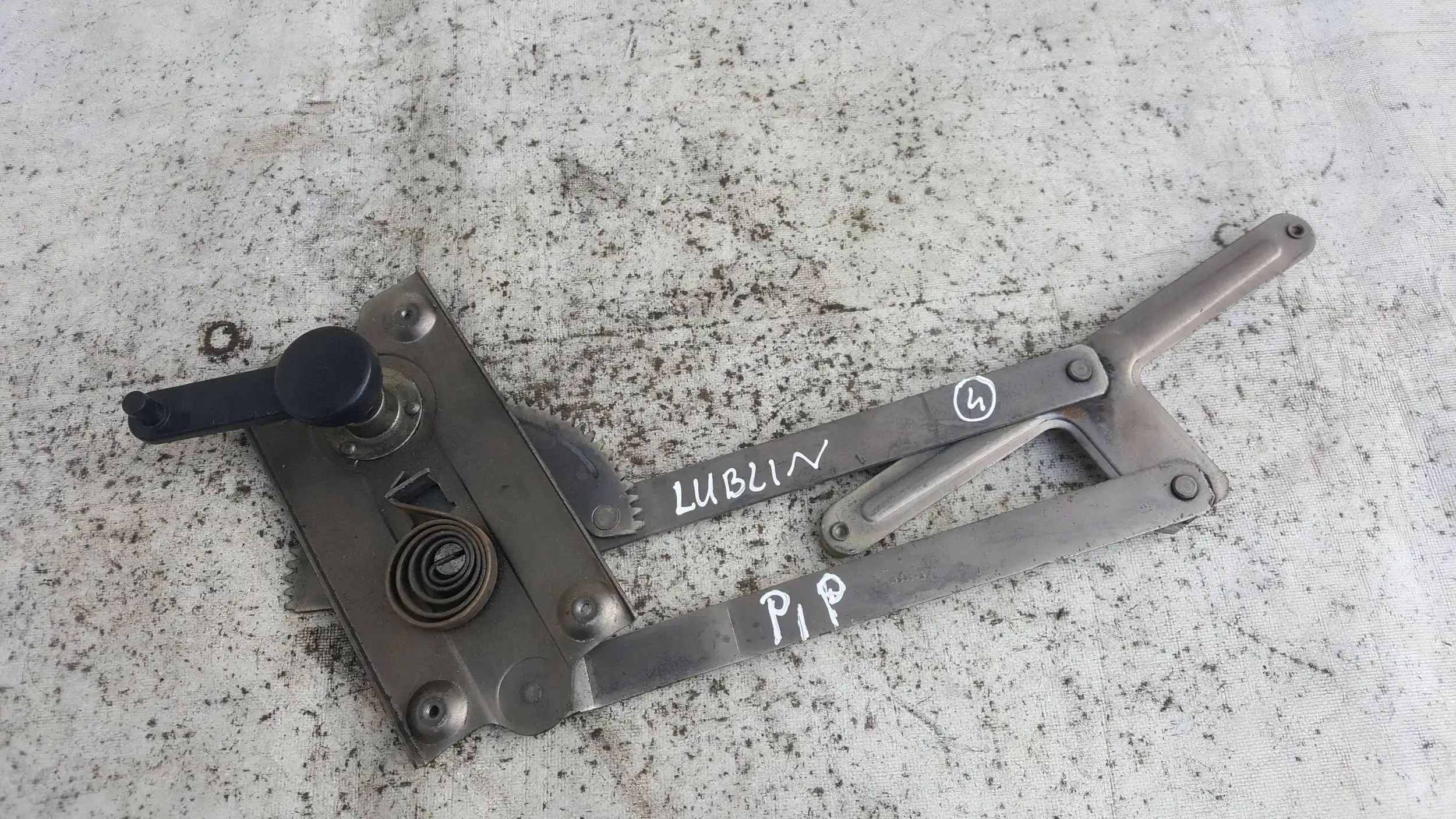 MECHANIZM SZYBY MANUALNY PRAWY PRZÓD DAEWOO LUBLIN 97-