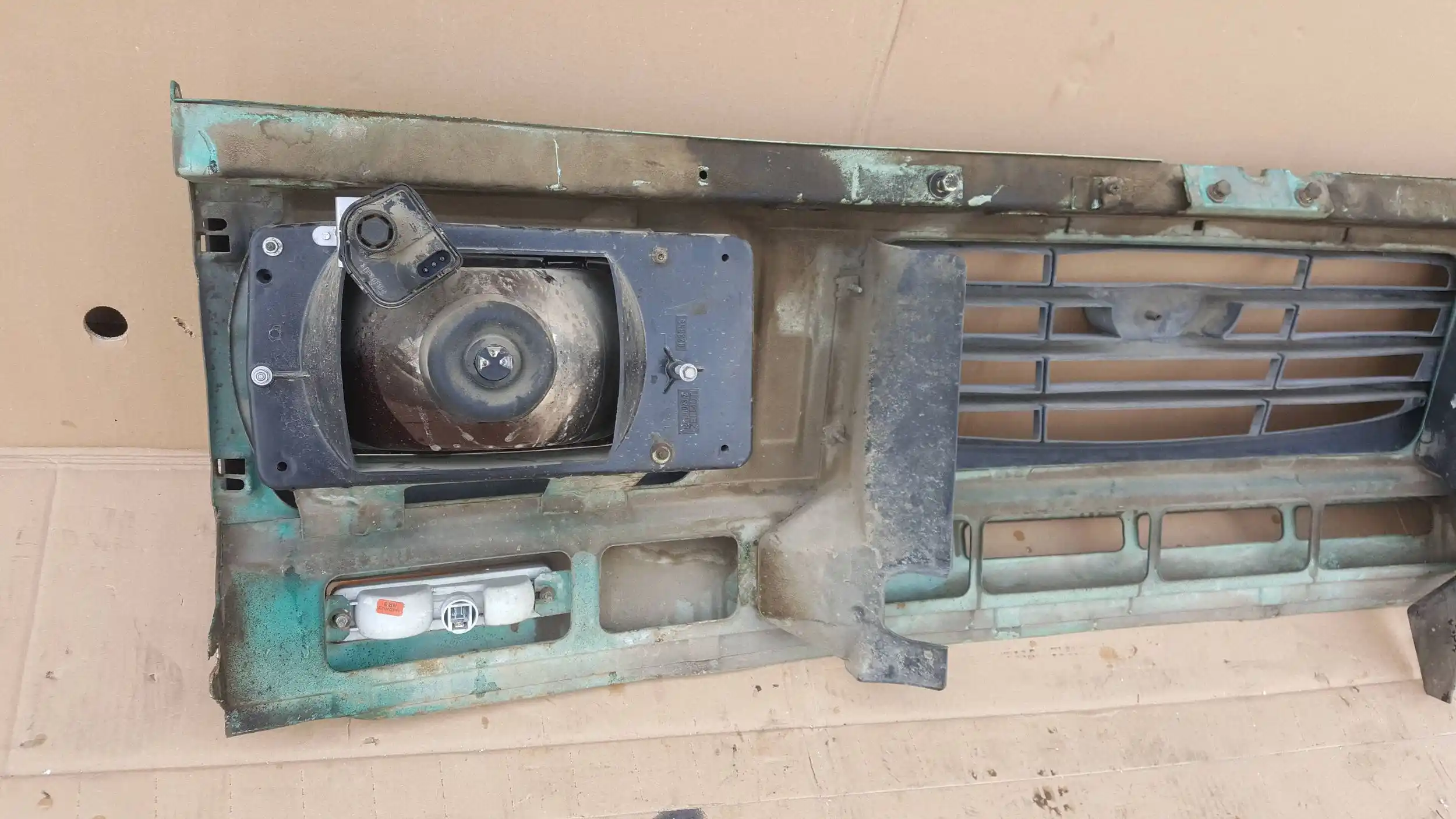 PAS PRZEDNI WZMOCNIENIE GRILL LAMPY DAEWOO LUBLIN 97-