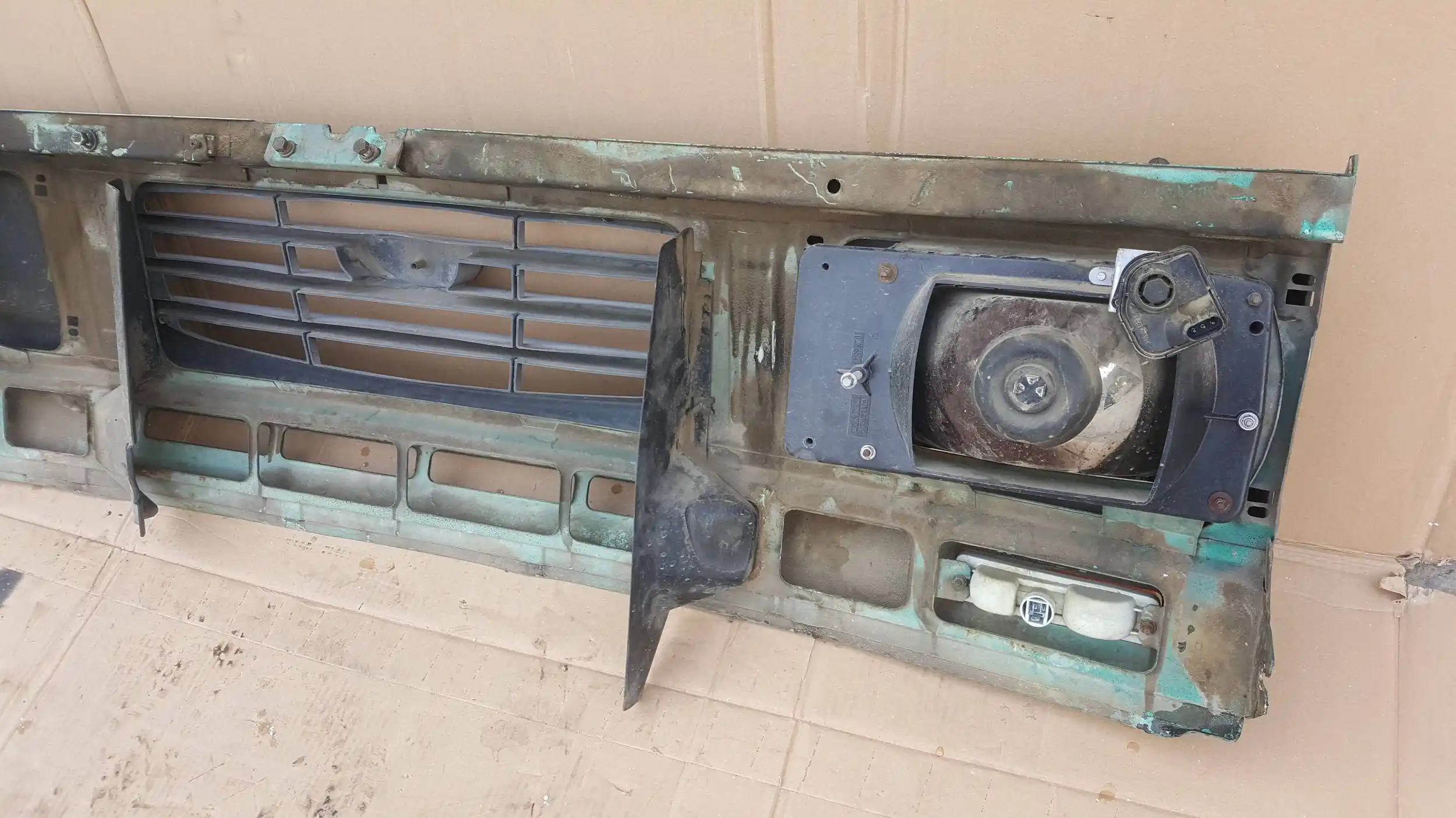 PAS PRZEDNI WZMOCNIENIE GRILL LAMPY DAEWOO LUBLIN 97-