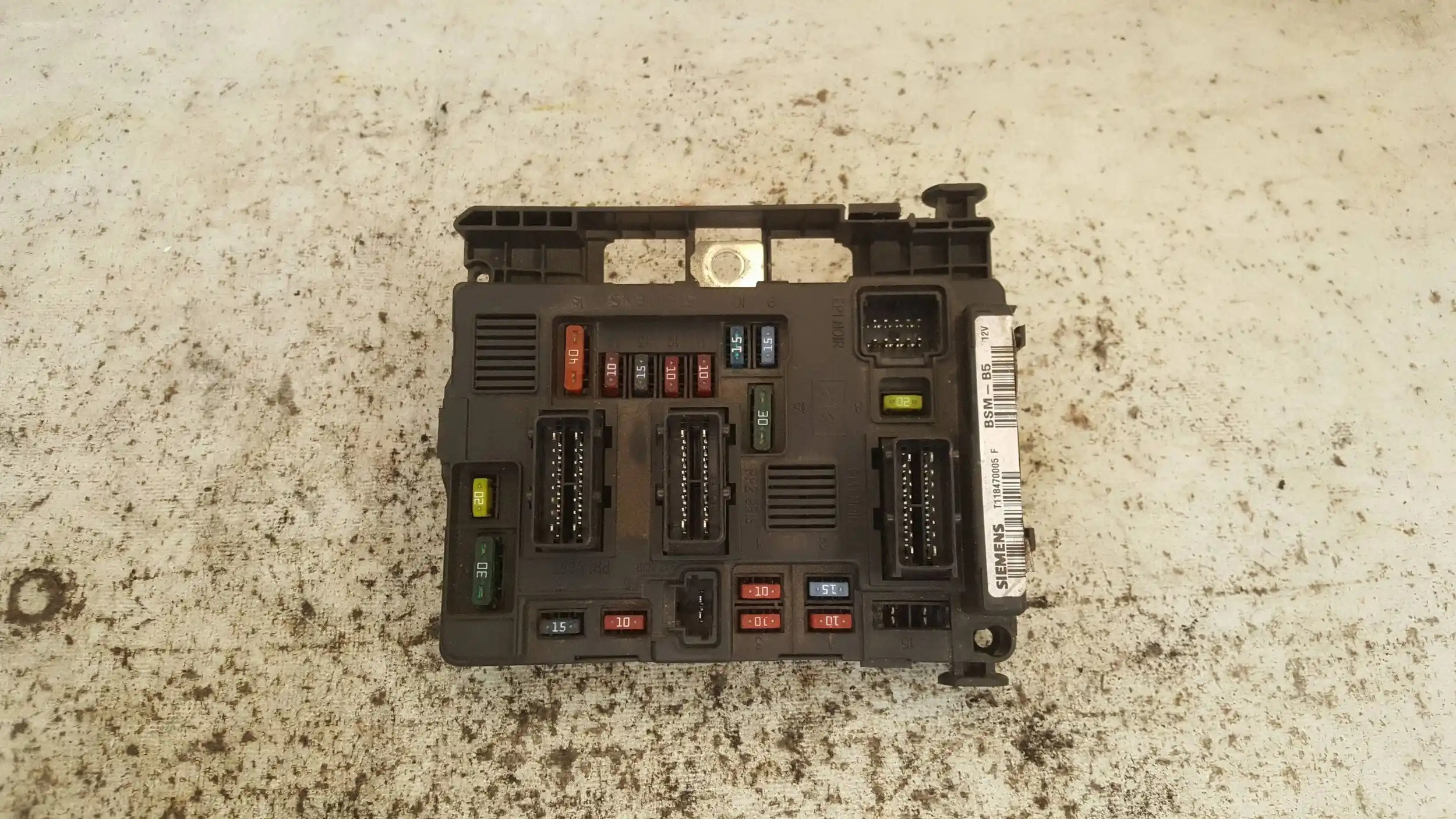 SKRZYNKA BEZPIECZNIKÓW MODUŁ BSM 9643498680 CITROEN C5 II 04-