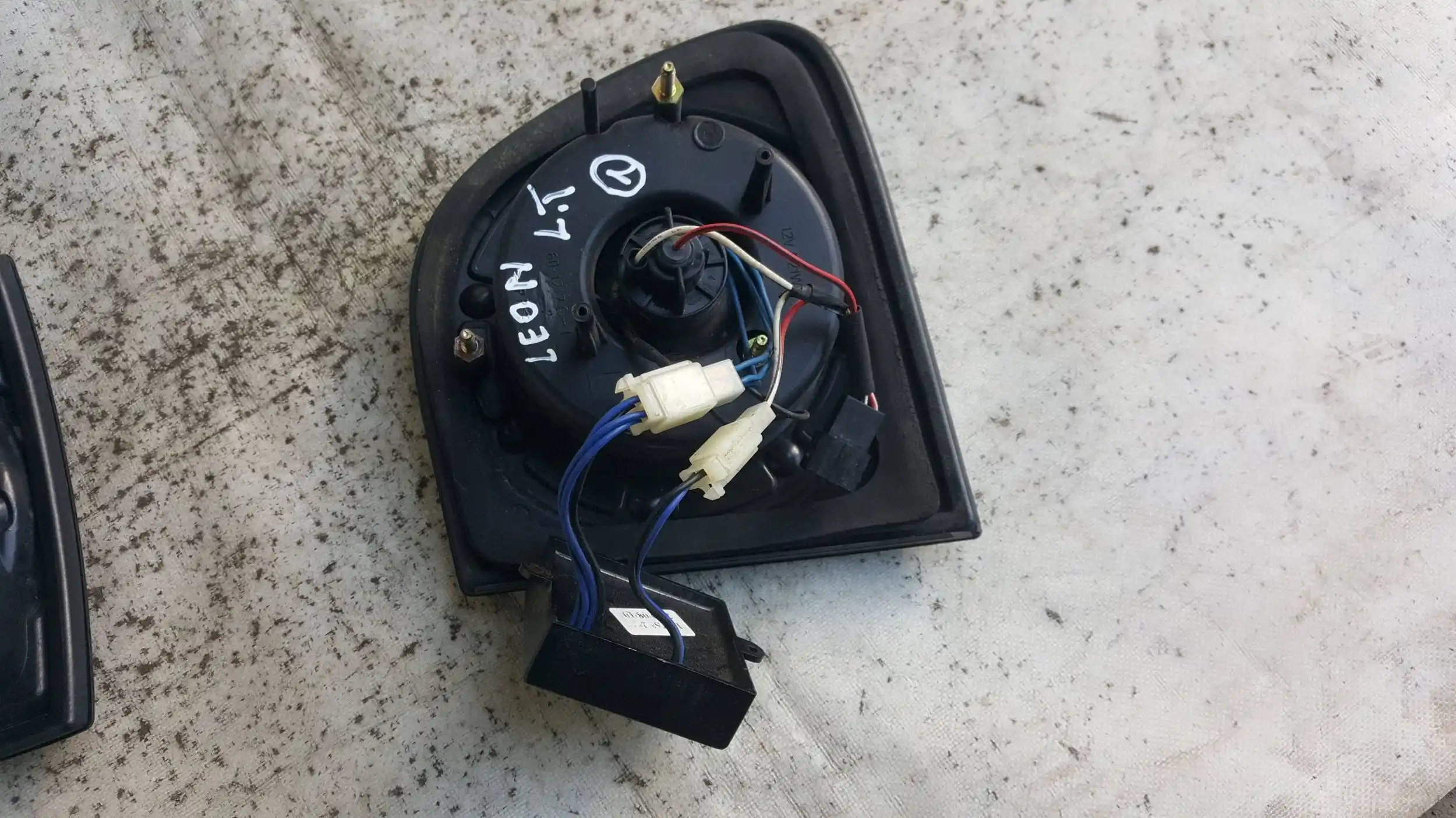 LAMPA LEWY TYŁ TYLNA SEAT LEON I 99-