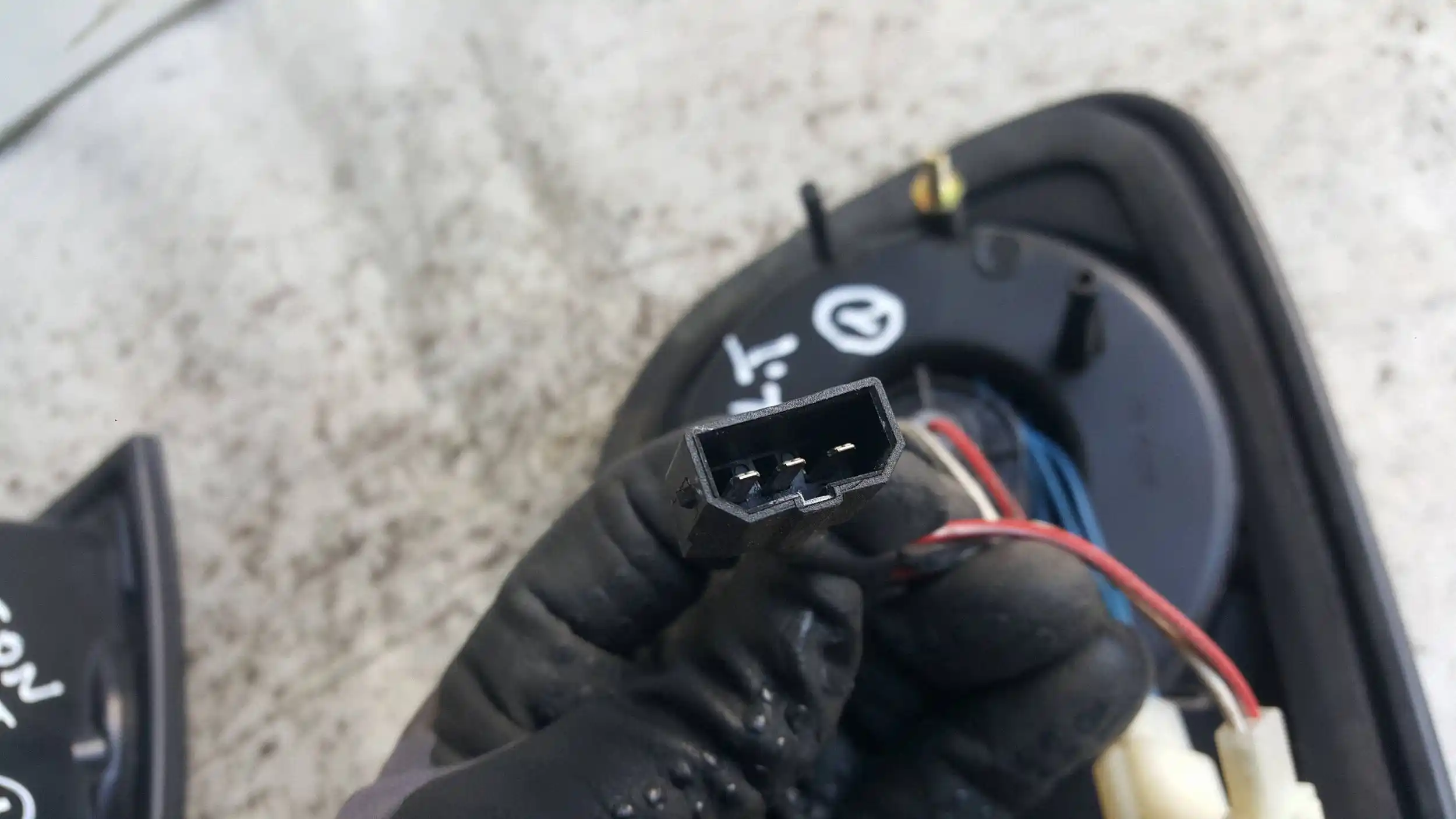 LAMPA LEWY TYŁ TYLNA SEAT LEON I 99-