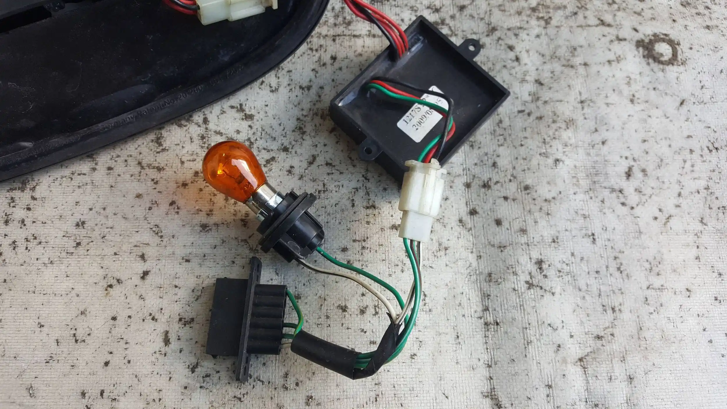 LAMPA LEWY TYŁ TYLNA SEAT LEON I 99-